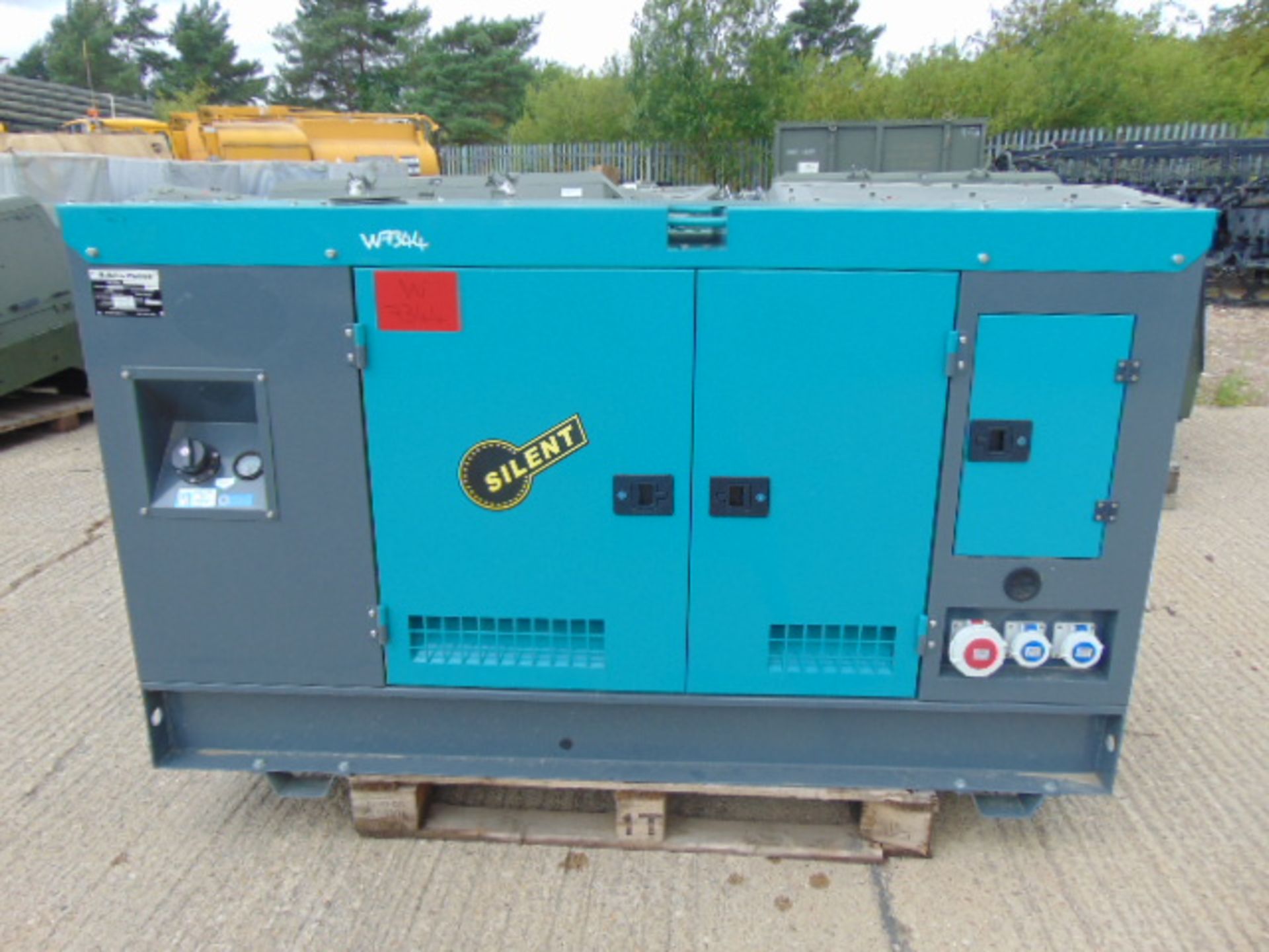 UNISSUED WITH TEST HOURS ONLY 30 KVA 3 Phase Silent Diesel Generator Set