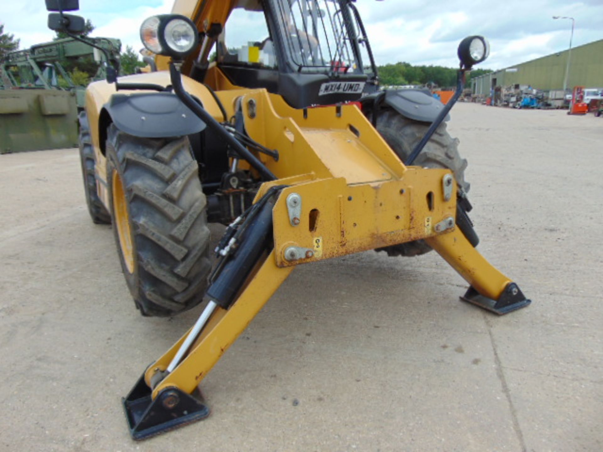 2014 Caterpillar TH414C 3.6 ton Telehandler - Image 7 of 26