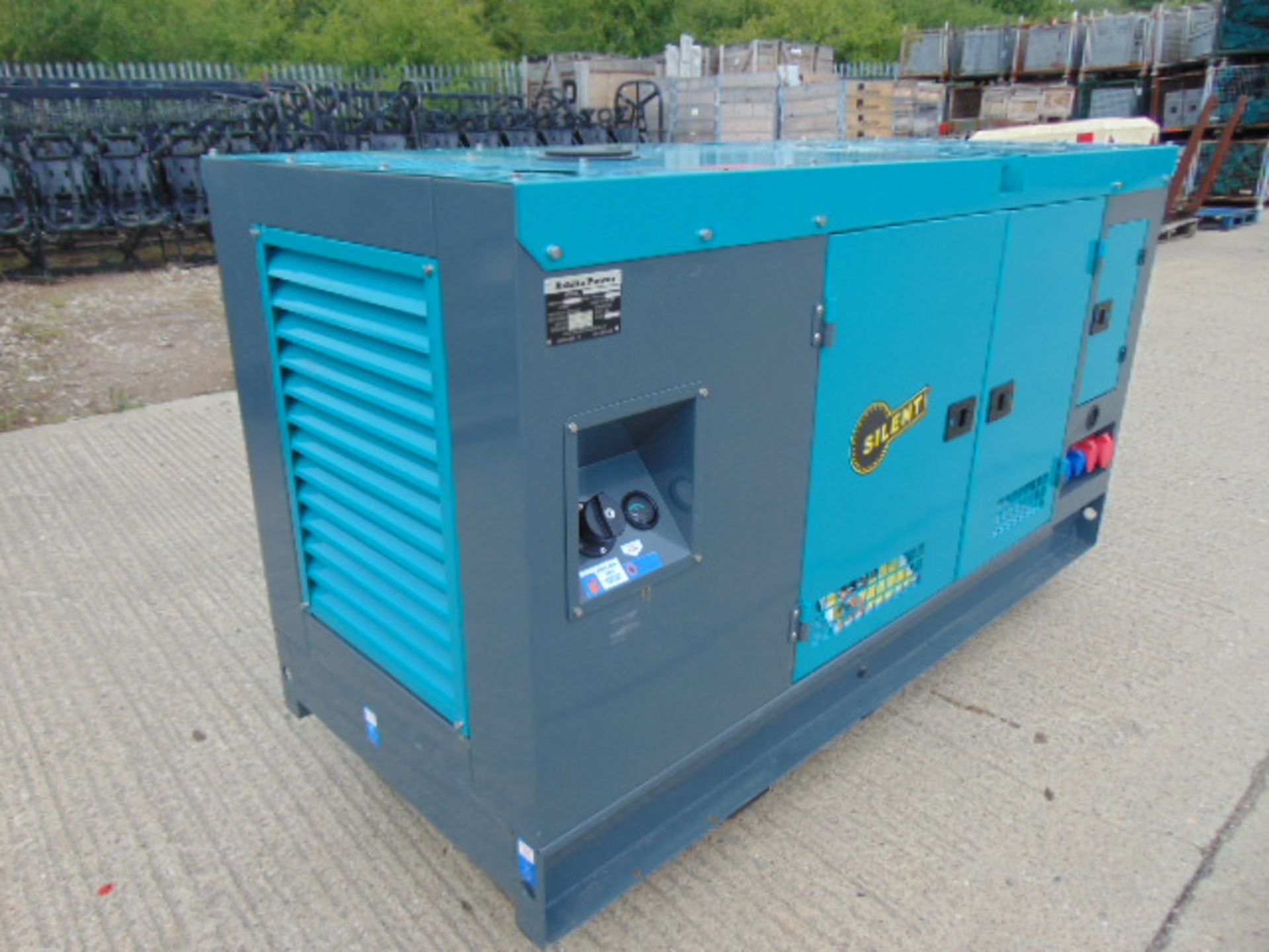 UNISSUED WITH TEST HOURS ONLY 60 KVA 3 Phase Silent Diesel Generator Set - Bild 6 aus 14