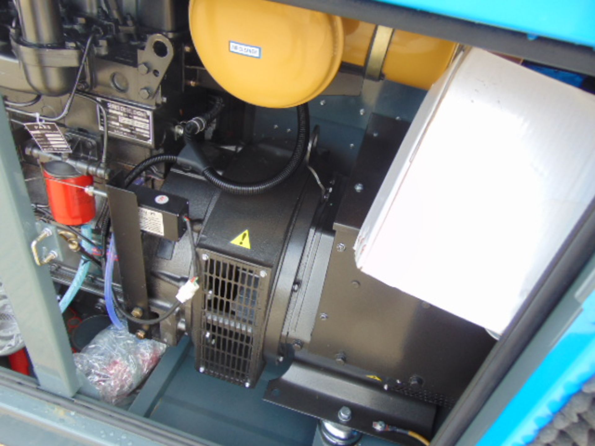 UNISSUED WITH TEST HOURS ONLY 70 KVA 3 Phase Silent Diesel Generator Set - Bild 12 aus 13