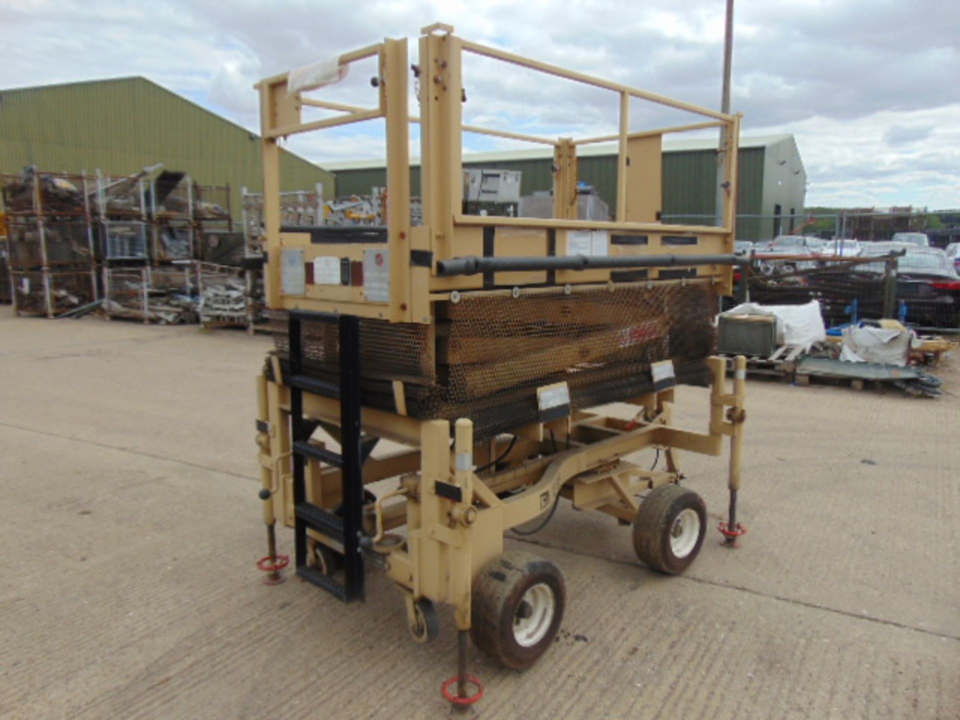 UK Lift 4m Mobile Hydraulic Work Platform - Image 3 of 12