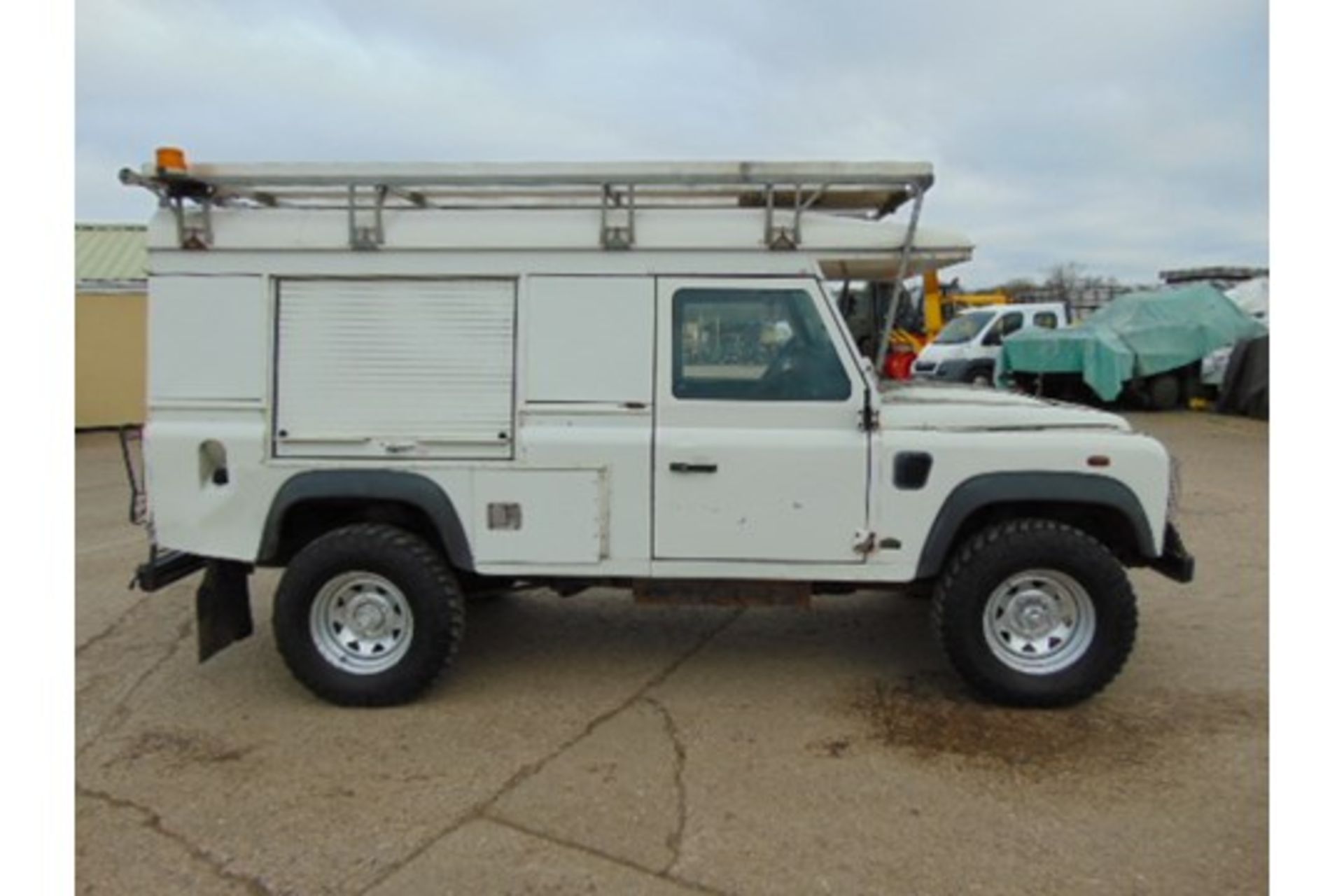 Land Rover Defender 110 Puma Hardtop 4x4 Special Utility (Mobile Workshop) complete with Winch - Image 5 of 22