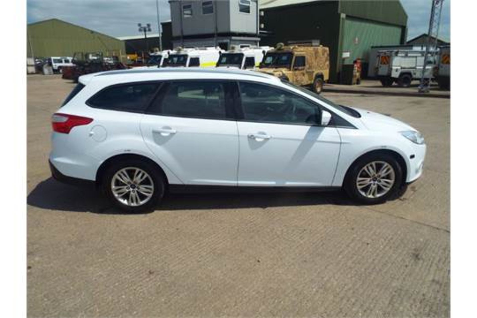 2014 Ford Focus Edge 1.6 TDCi Estate - ONLY 3,403 Miles! - Image 5 of 22