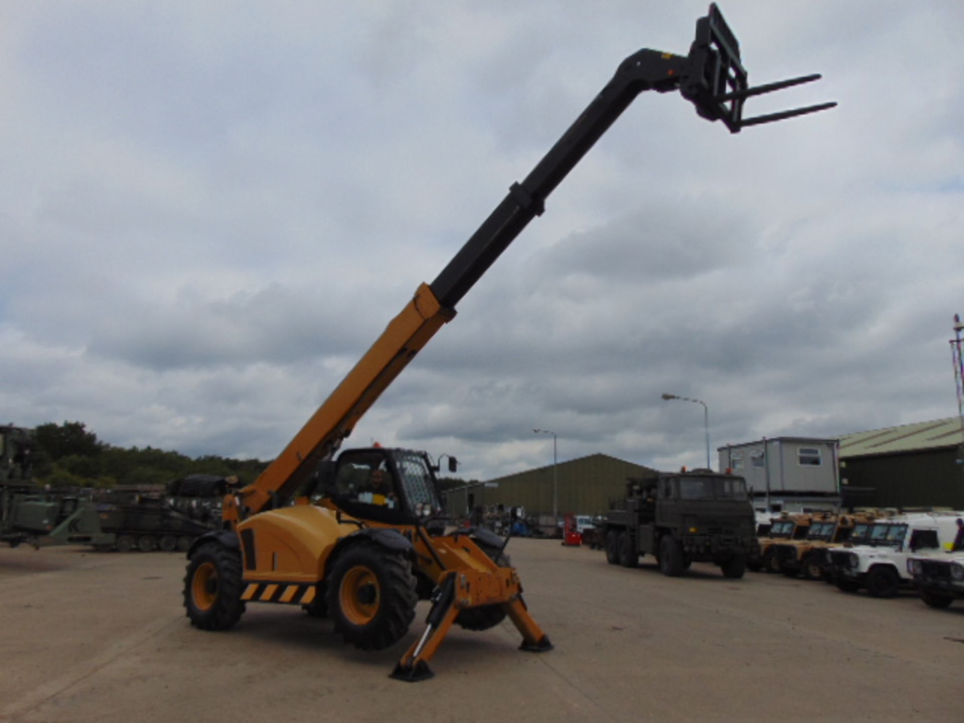 2014 Caterpillar TH414C 3.6 ton Telehandler - Image 3 of 26