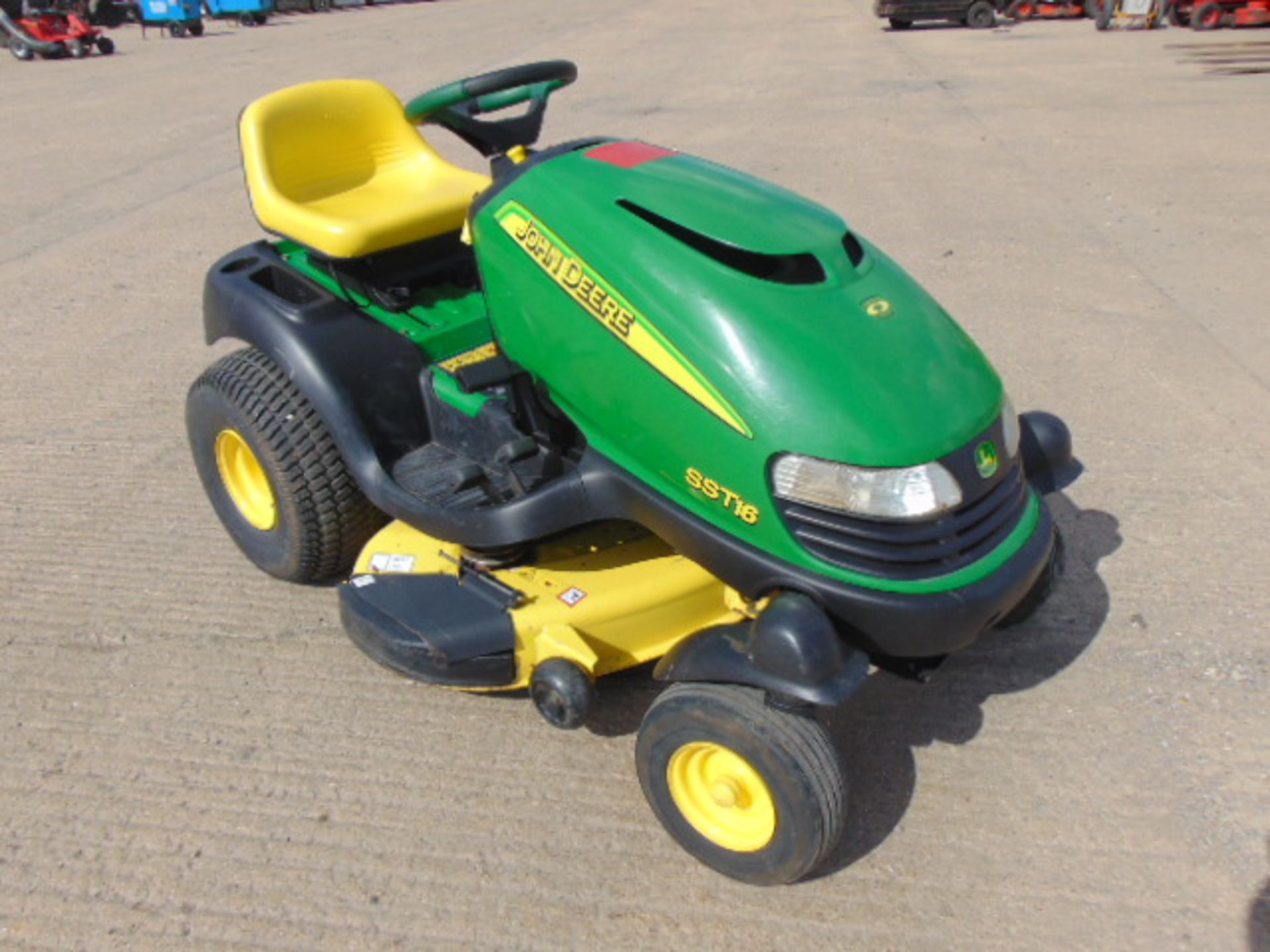 John Deere SST16 Spin Steer Ride On Mower