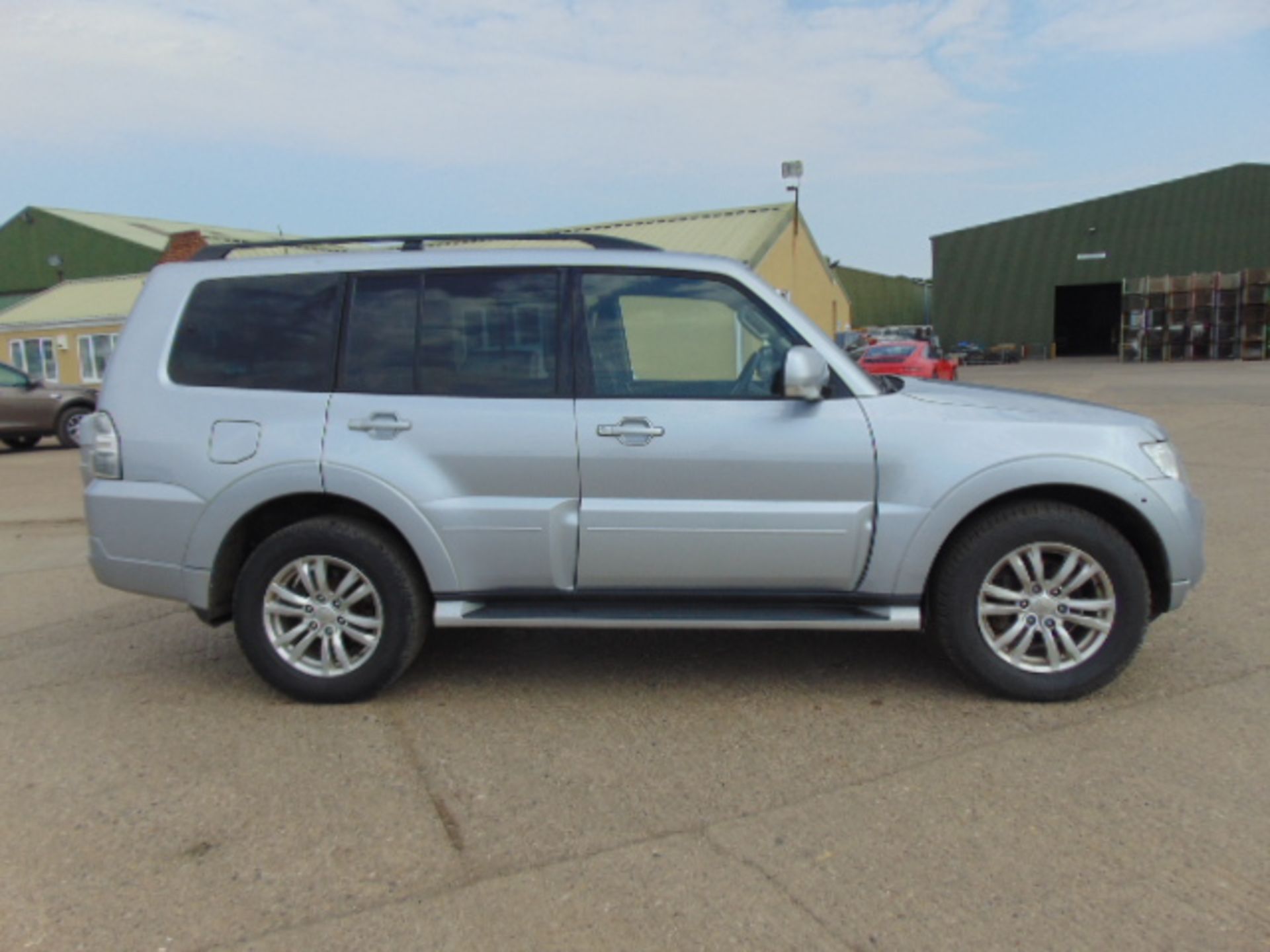 Mitsubishi Shogun GLX Equippe 3.2 DI-D 4x4 - Image 5 of 17