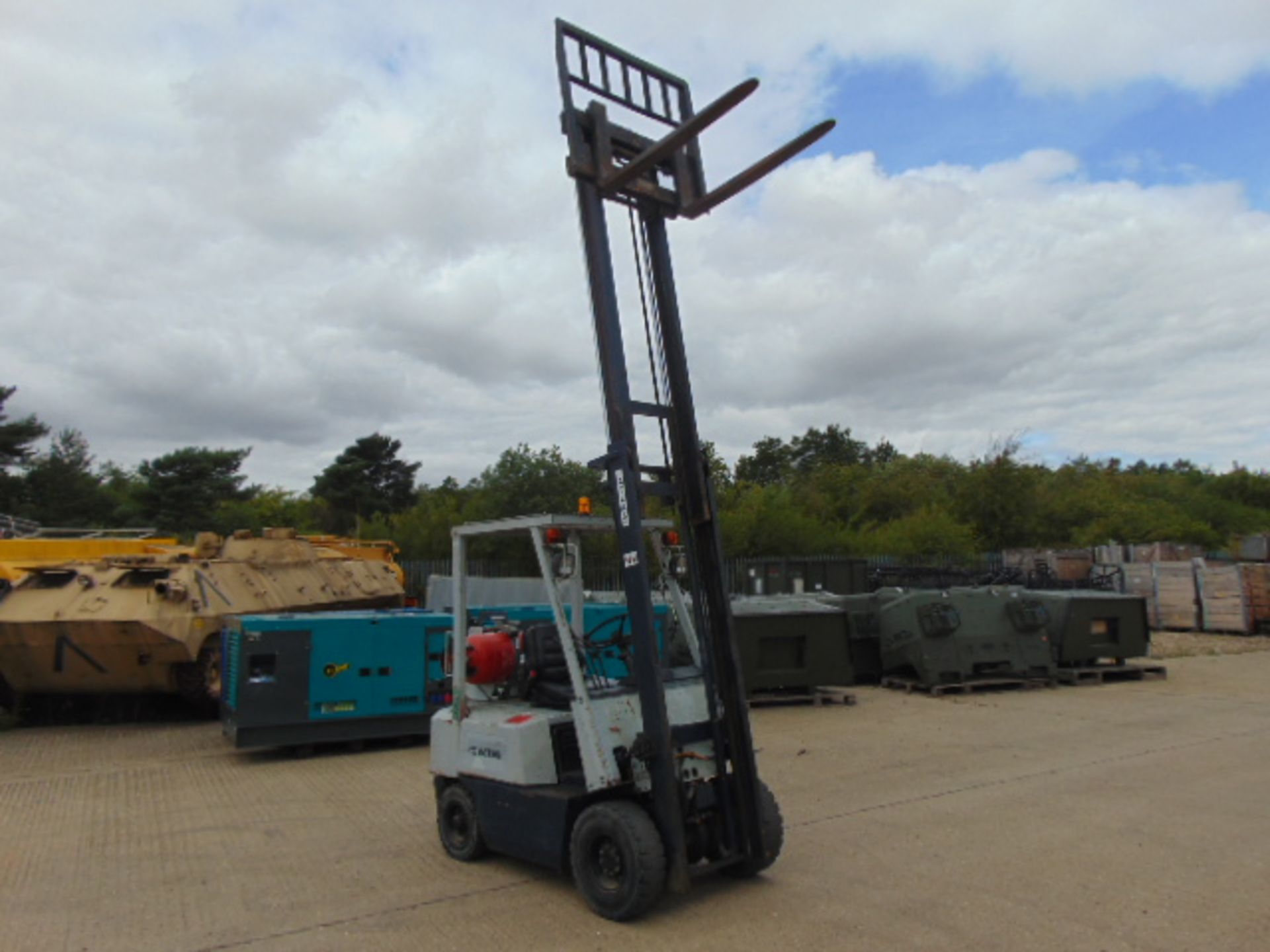 Komatsu FG 15-14 Counter Balance Gas Forklift - Image 2 of 16