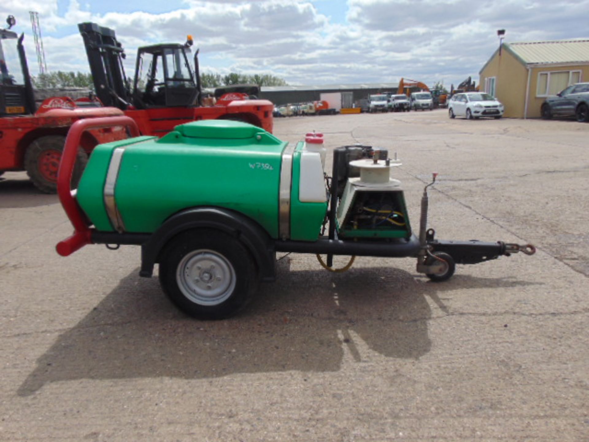 Brendon Trailer Mounted Pressure Washer with 1000 litre Water Tank and Honda Diesel Engine - Image 3 of 12