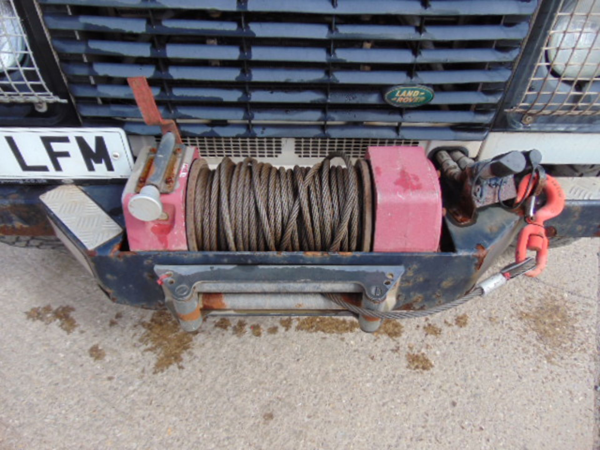 Land Rover 110 2.4TDCi Defender Fitted with V130 13 Metre Platform Access Hoist - Image 18 of 22