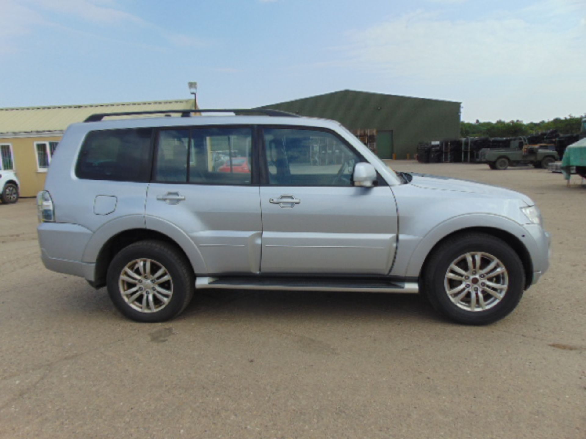 Mitsubishi Shogun GLX Equippe 3.2 DI-D 4x4 - Image 5 of 19