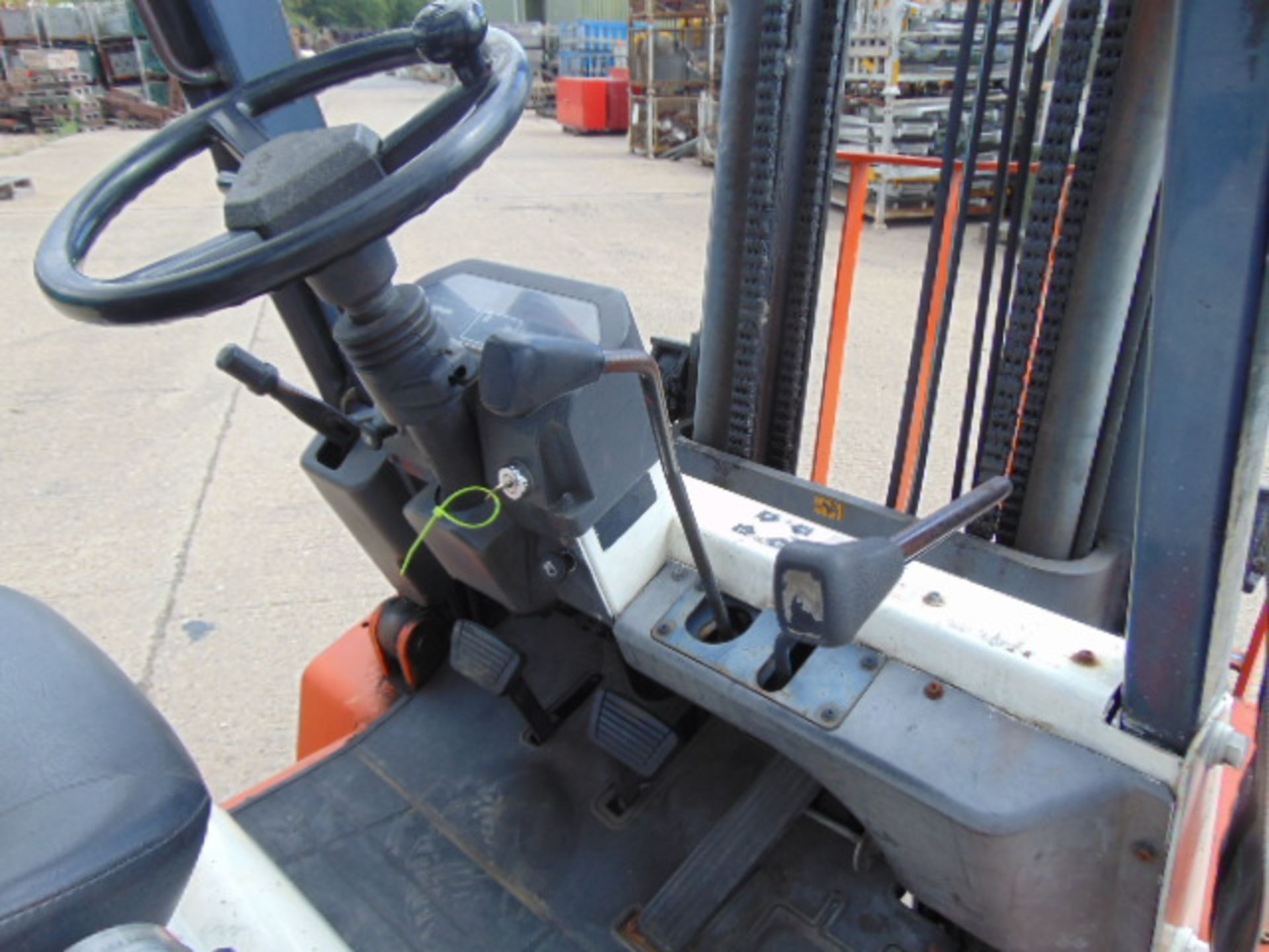 Nissan FJ02A25U Counter Balance Diesel Forklift - Bild 13 aus 16