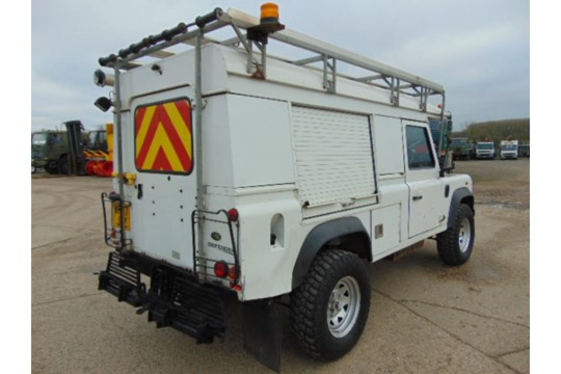 Land Rover Defender 110 Puma Hardtop 4x4 Special Utility (Mobile Workshop) complete with Winch - Image 6 of 22