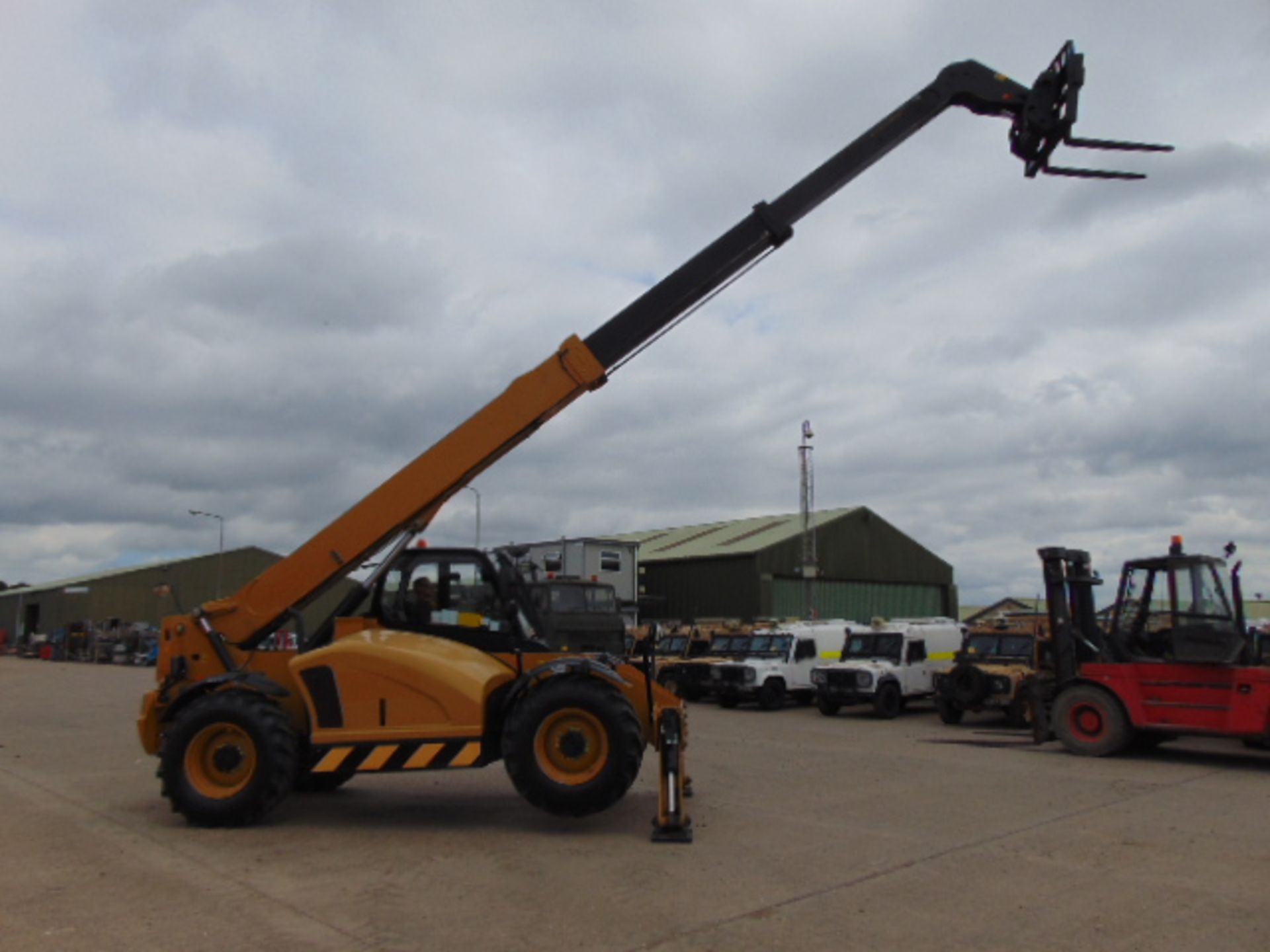 2014 Caterpillar TH414C 3.6 ton Telehandler - Image 4 of 26