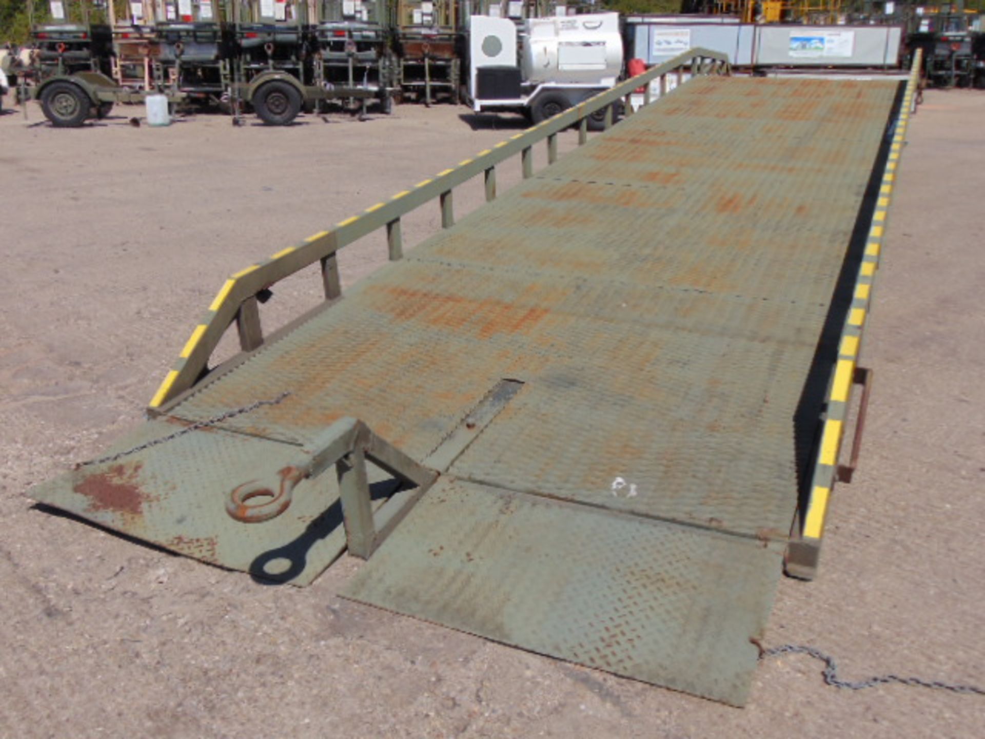 Direct MoD Bicester a 7 Tonne Hydraulic Container Loading Ramp - Bild 2 aus 16