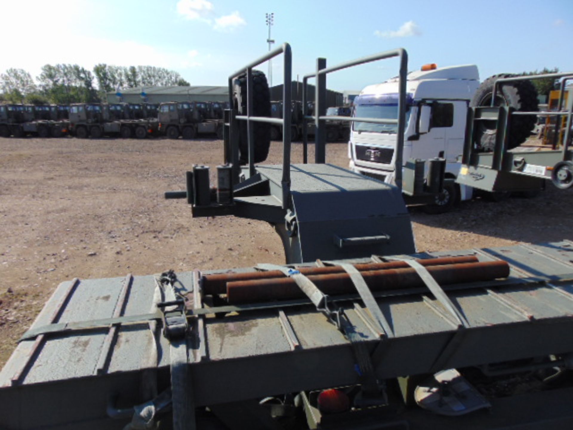 Broshuis B.V. 2APAS-72 Twin Axle Improved Mobility Off Road Trailer - Image 4 of 9