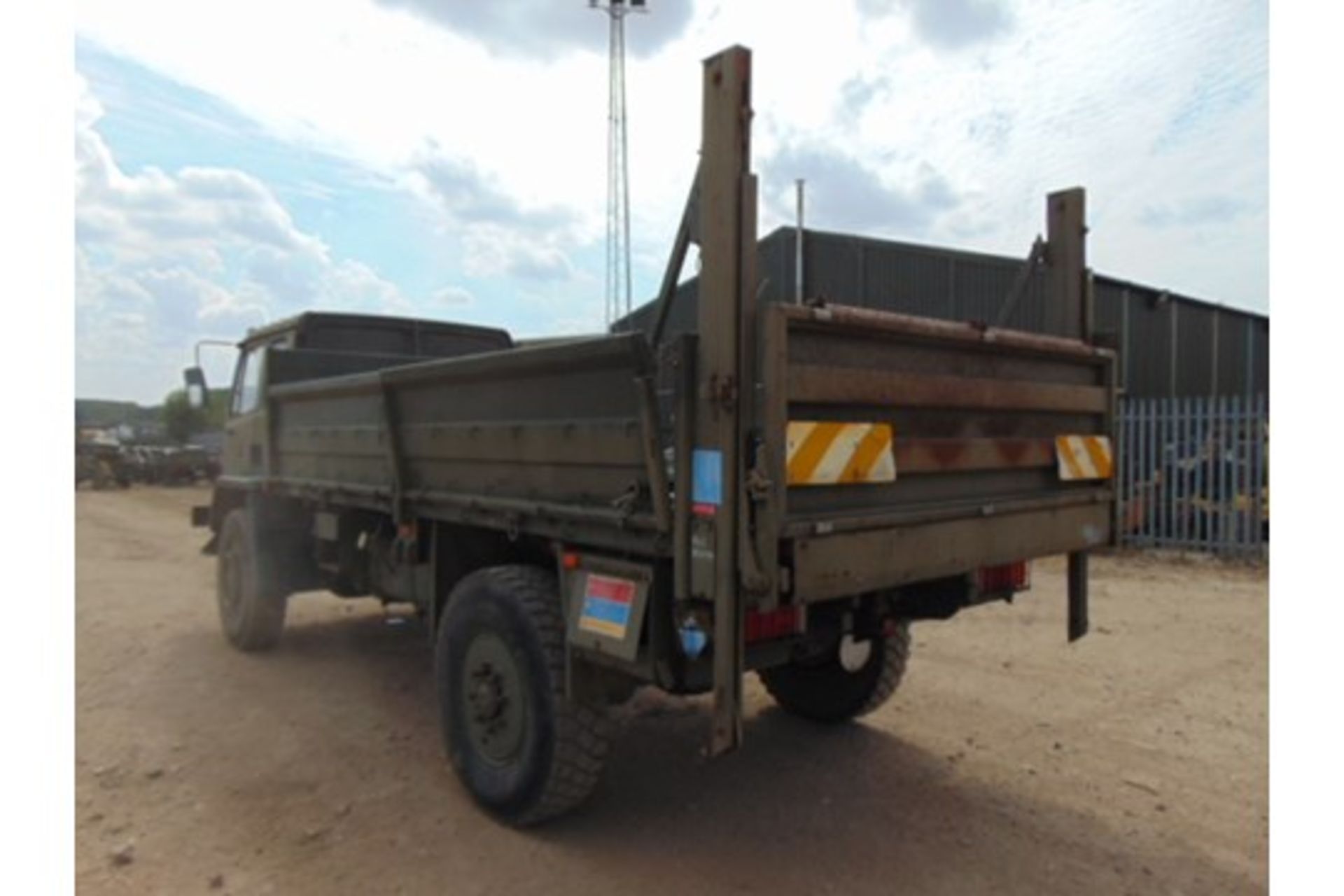 Left Hand Drive Leyland Daf 45/150 4 x 4 with Ratcliff 1000Kg Tail Lift - Image 8 of 15