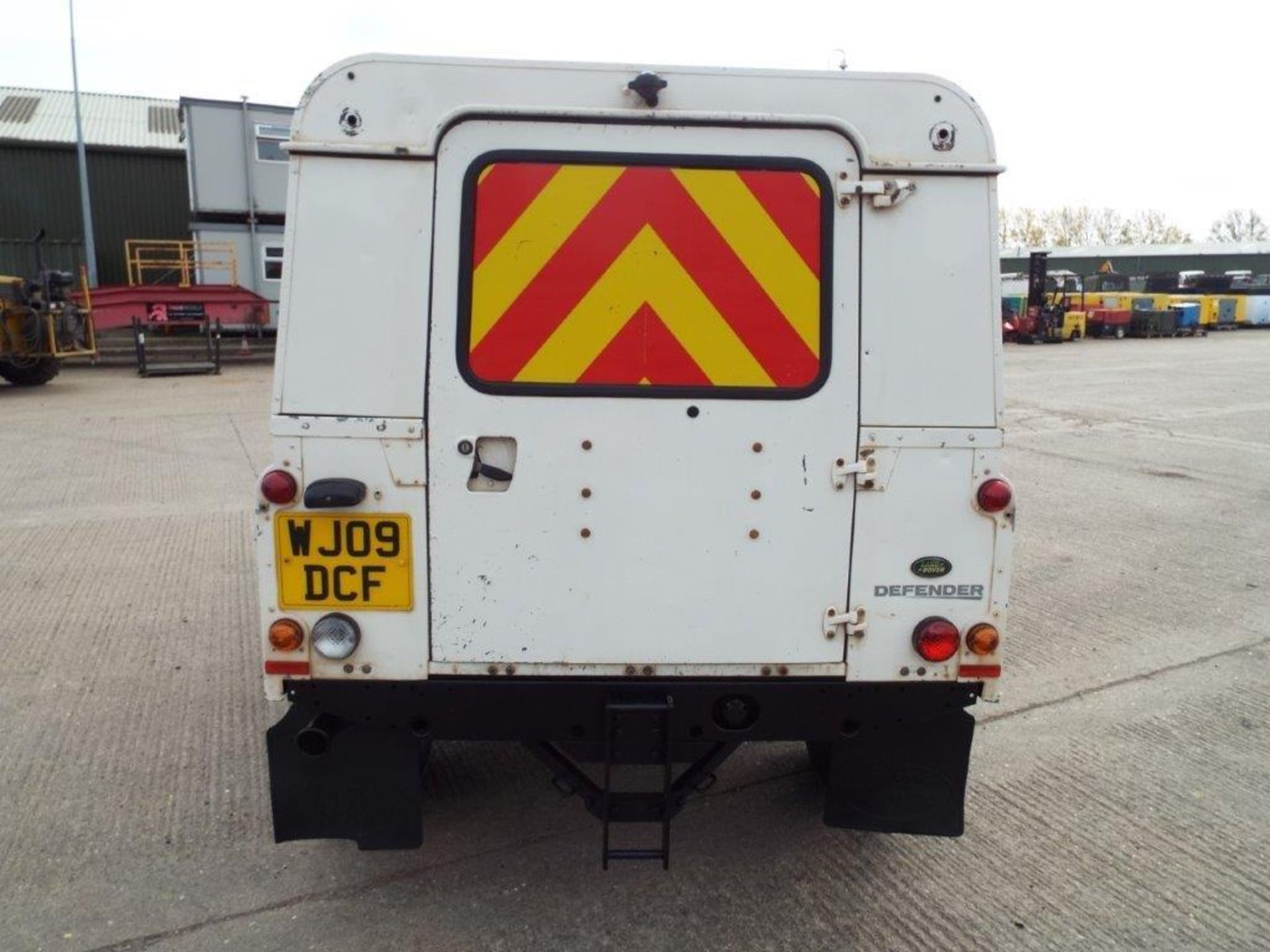 Land Rover Defender 110 Puma Hardtop 4x4 Special Utility (Mobile Workshop) complete with Winch - Image 7 of 31