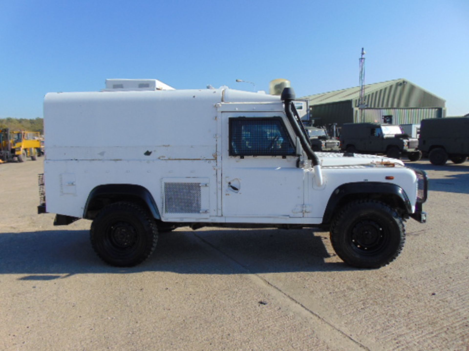 Land Rover 110 300TDi Snatch-2A - Image 5 of 24