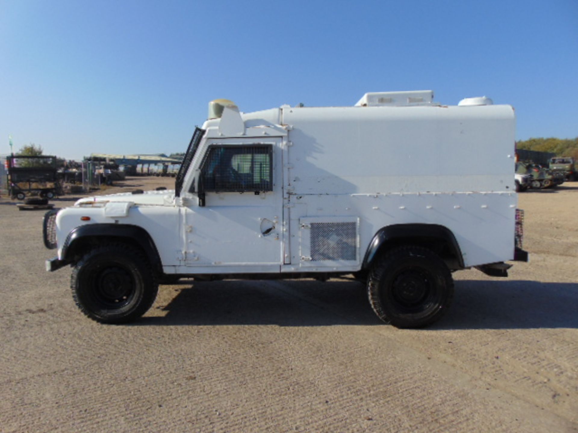 Land Rover 110 300TDi Snatch-2A - Image 4 of 24