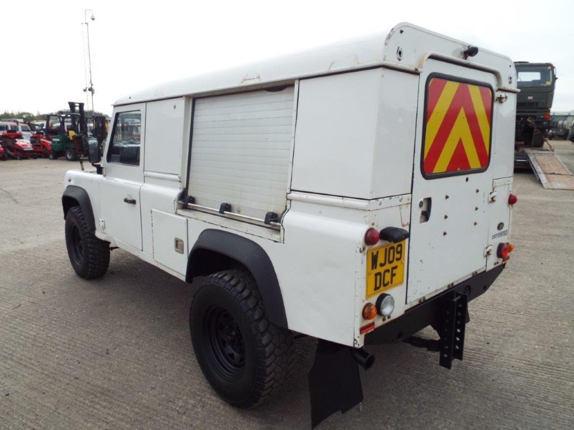 Land Rover Defender 110 Puma Hardtop 4x4 Special Utility (Mobile Workshop) complete with Winch - Image 8 of 31