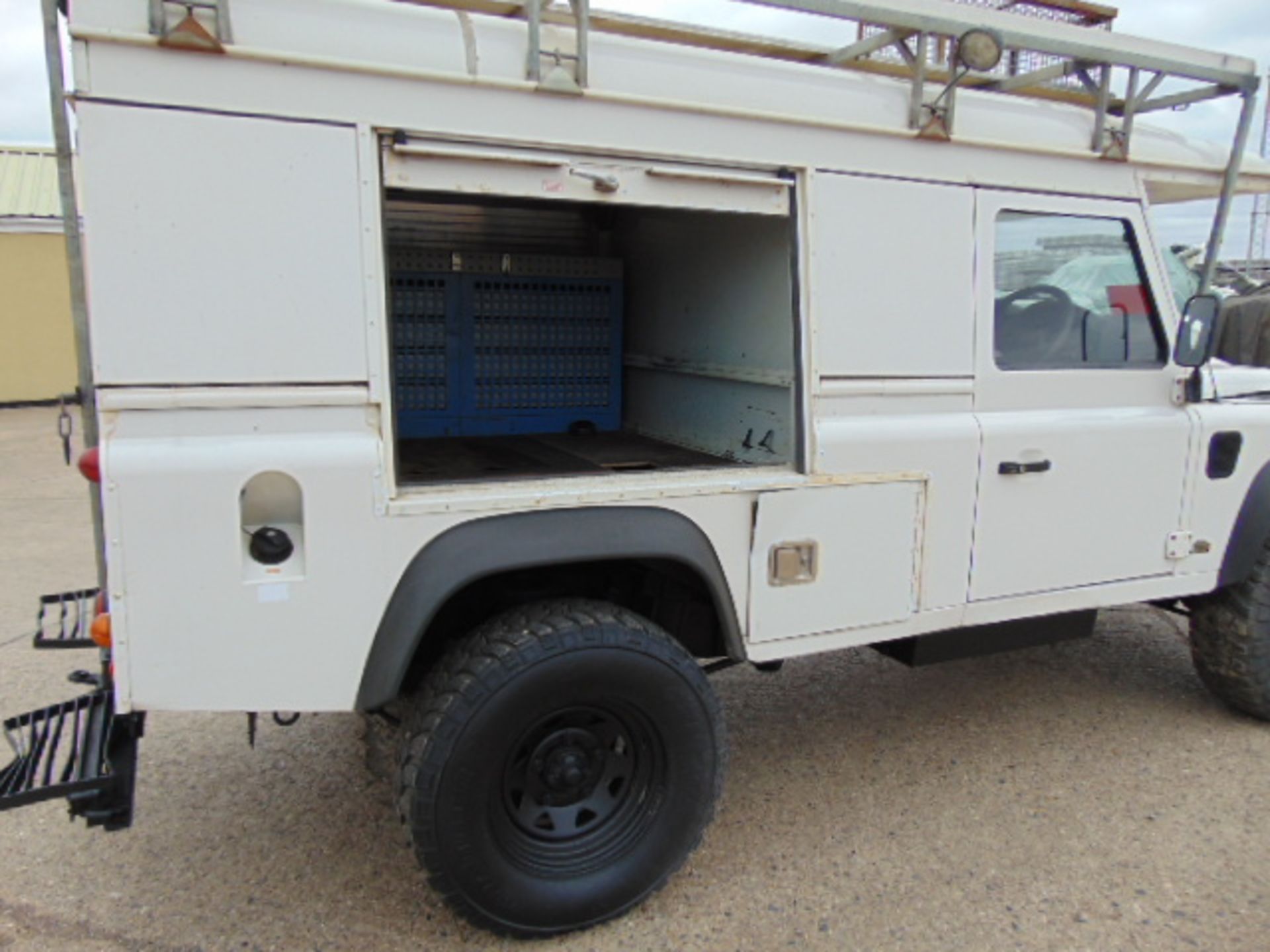 Land Rover Defender 110 Puma Hardtop 4x4 Special Utility (Mobile Workshop) complete with Winch - Image 18 of 23