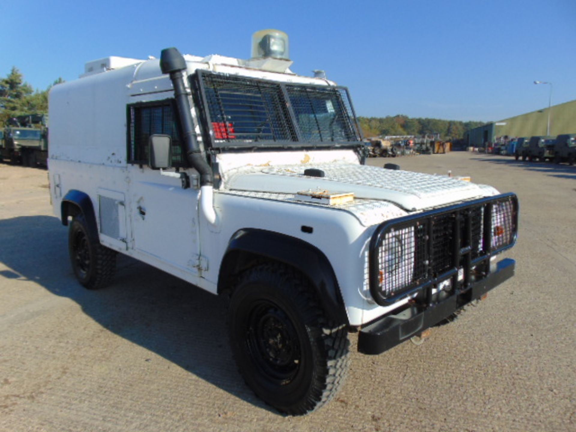 Land Rover 110 300TDi Snatch-2A