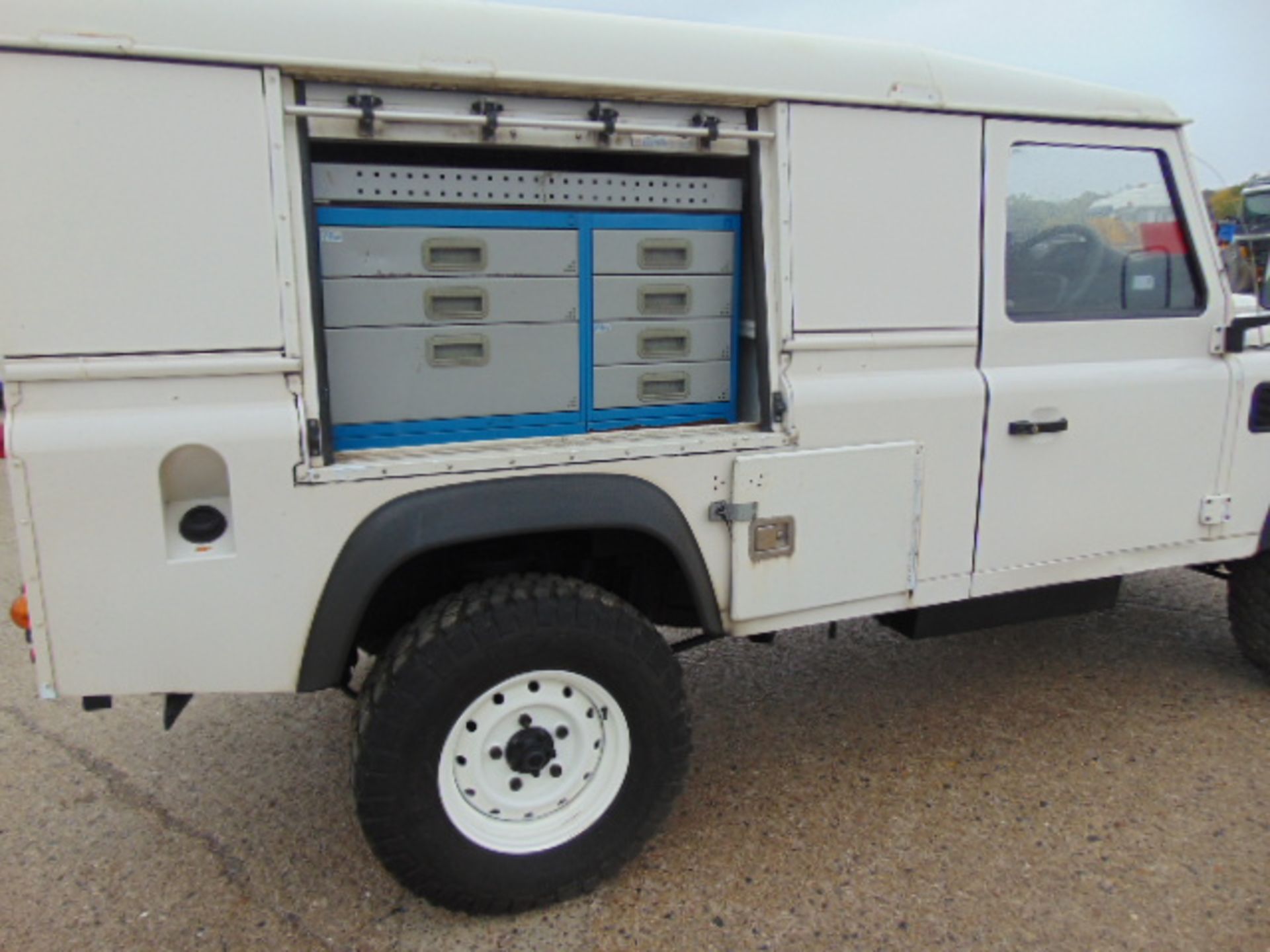 Land Rover Defender 110 Puma Hardtop 4x4 Special Utility (Mobile Workshop) complete with Winch - Image 18 of 23