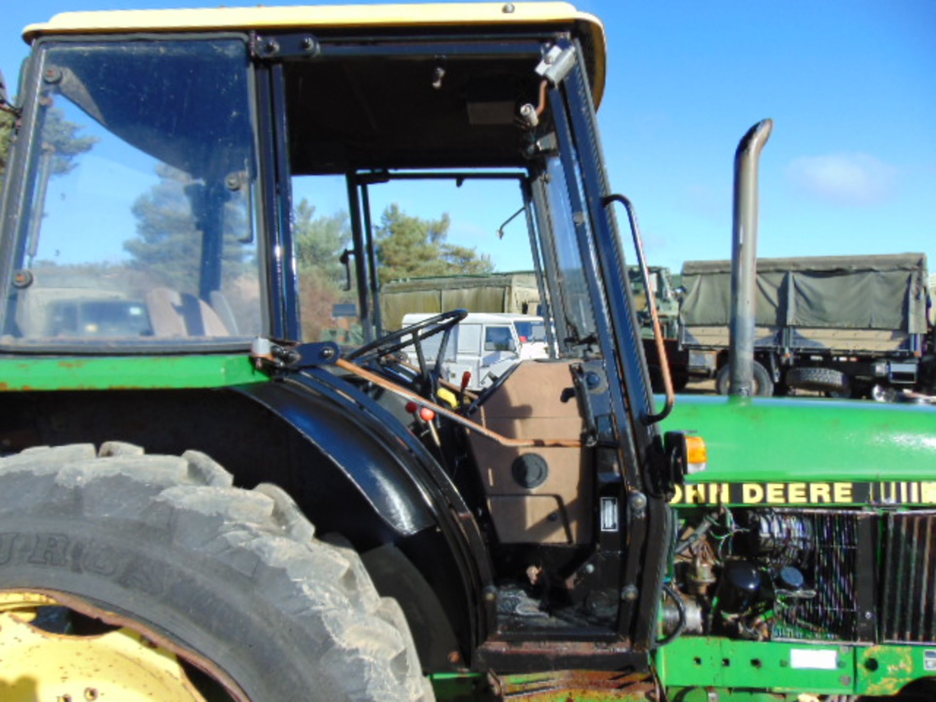 John Deere 1950 2WD Tractor - Bild 8 aus 17