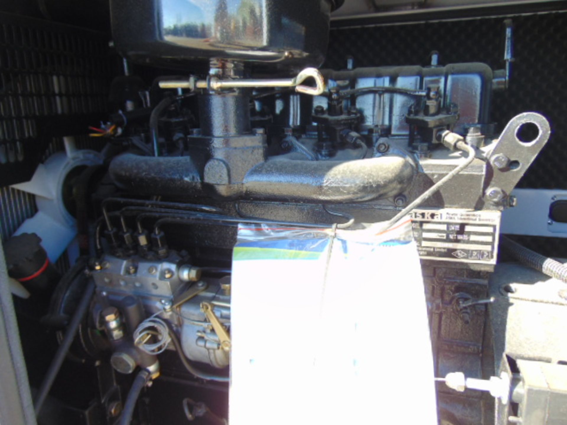 UNISSUED WITH TEST HOURS ONLY 100 KVA 3 Phase Diesel Generator Set - Image 10 of 16