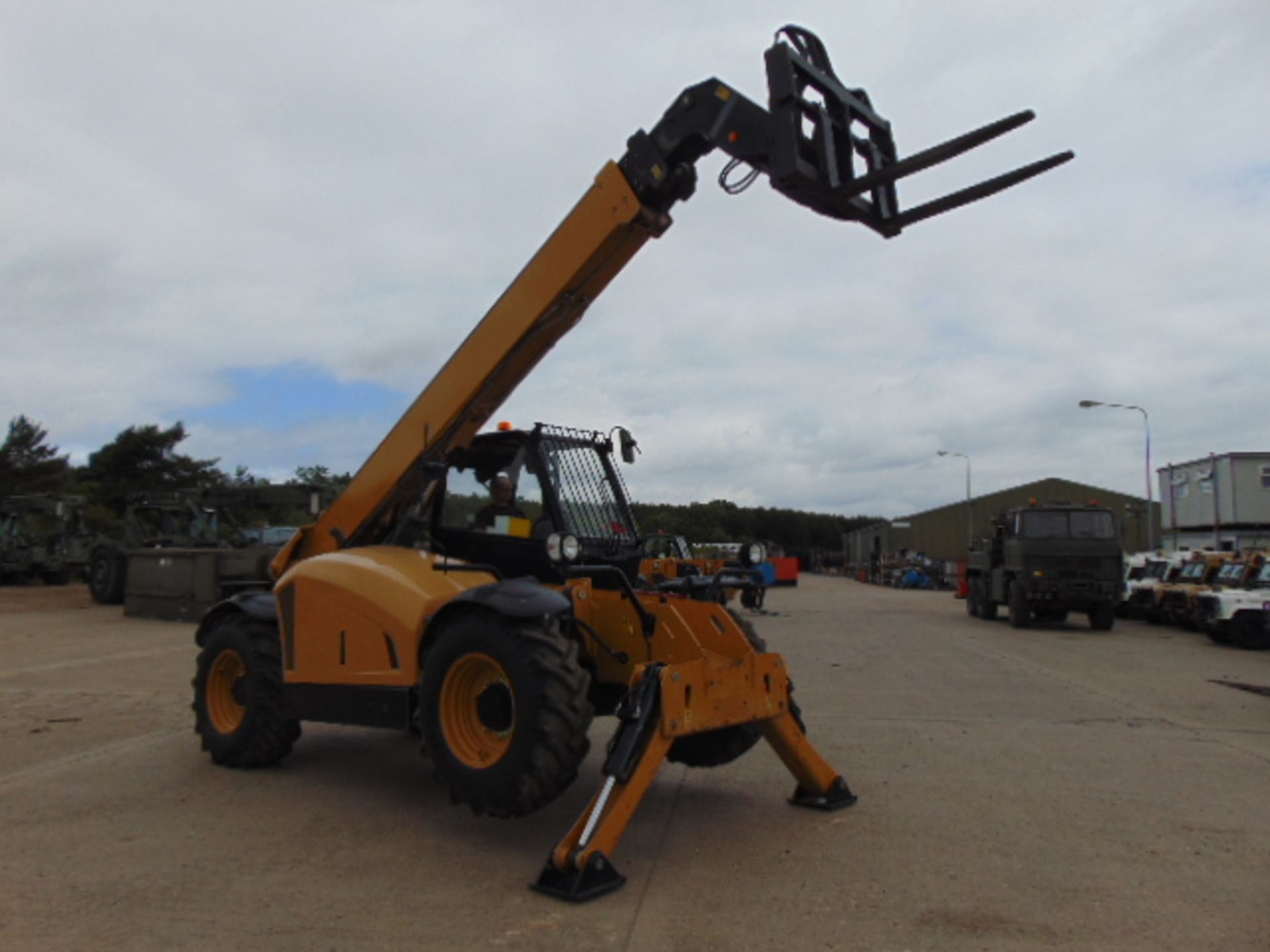 2014 Caterpillar TH414C GC 3.6 ton Telehandler - Bild 2 aus 23