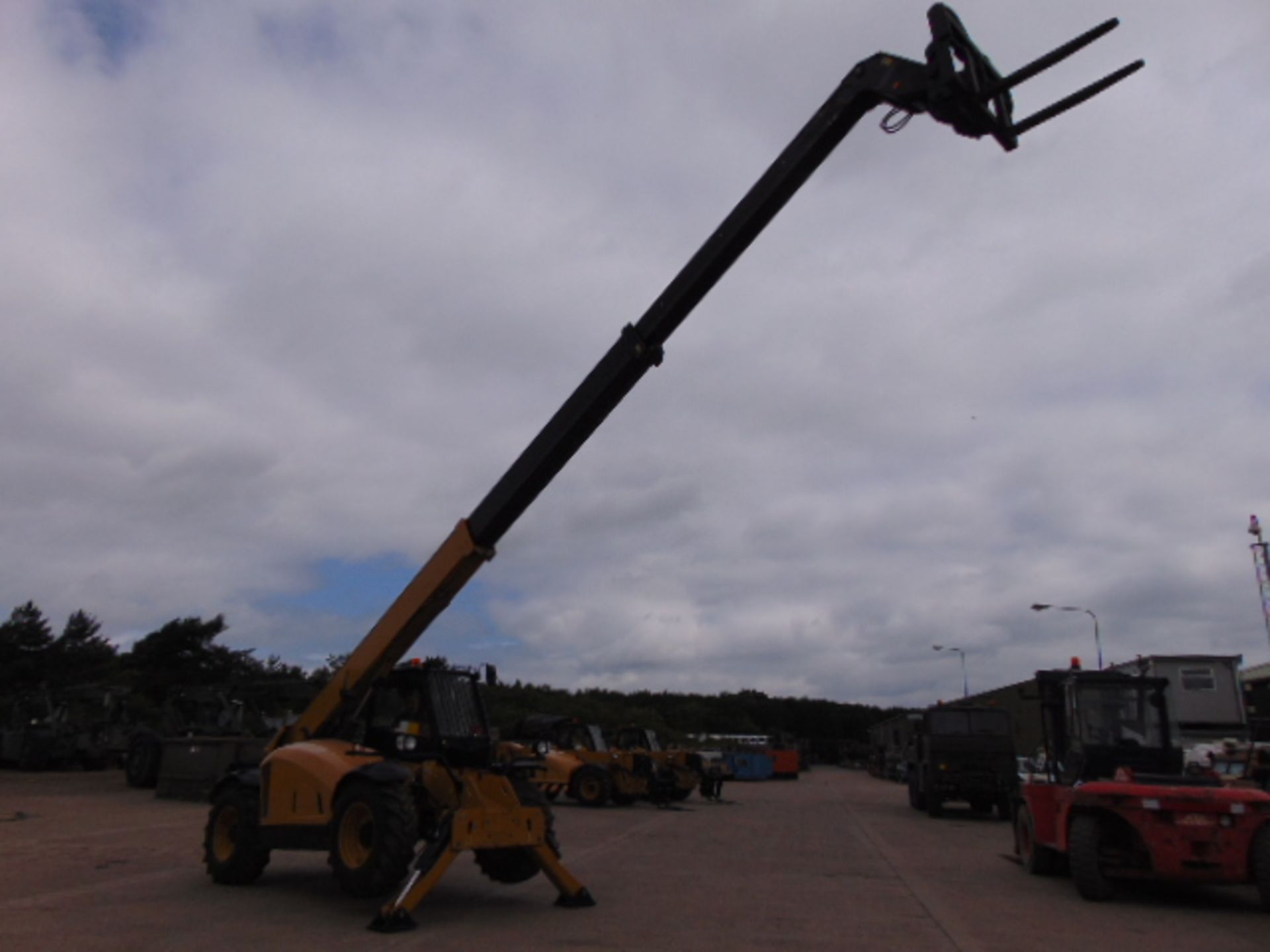 2014 Caterpillar TH414C GC 3.6 ton Telehandler - Image 4 of 23