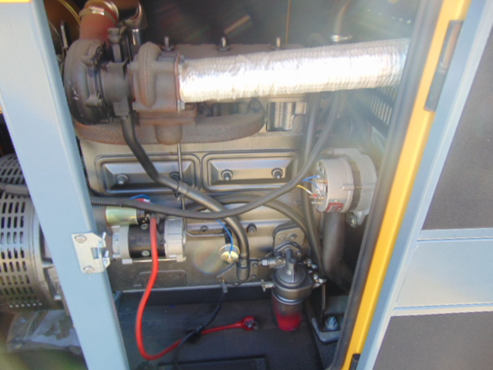 UNISSUED WITH TEST HOURS ONLY 70 KVA 3 Phase Silent Diesel Generator Set - Bild 12 aus 15