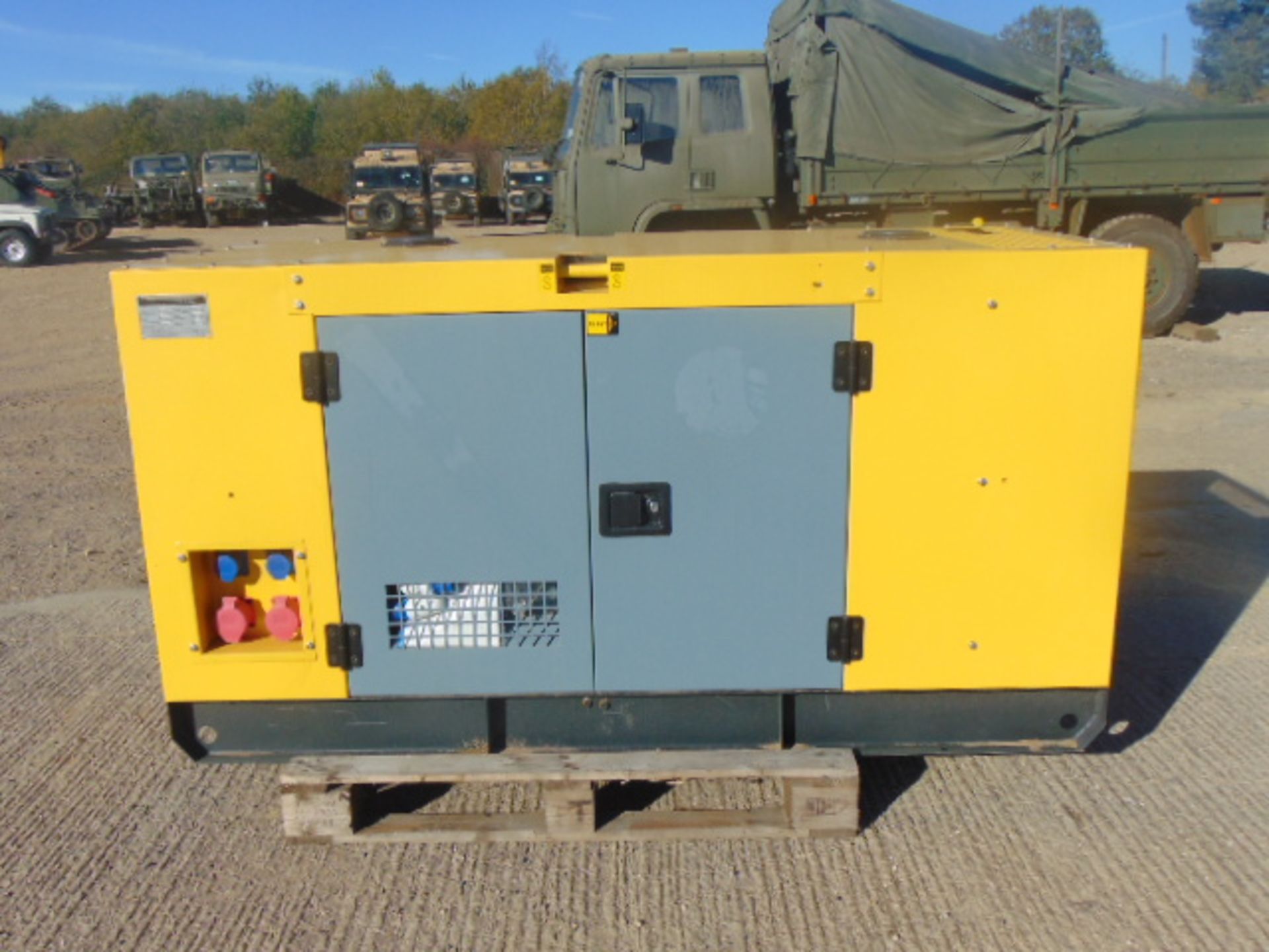 UNISSUED WITH TEST HOURS ONLY 25 KVA 3 Phase Silent Diesel Generator Set