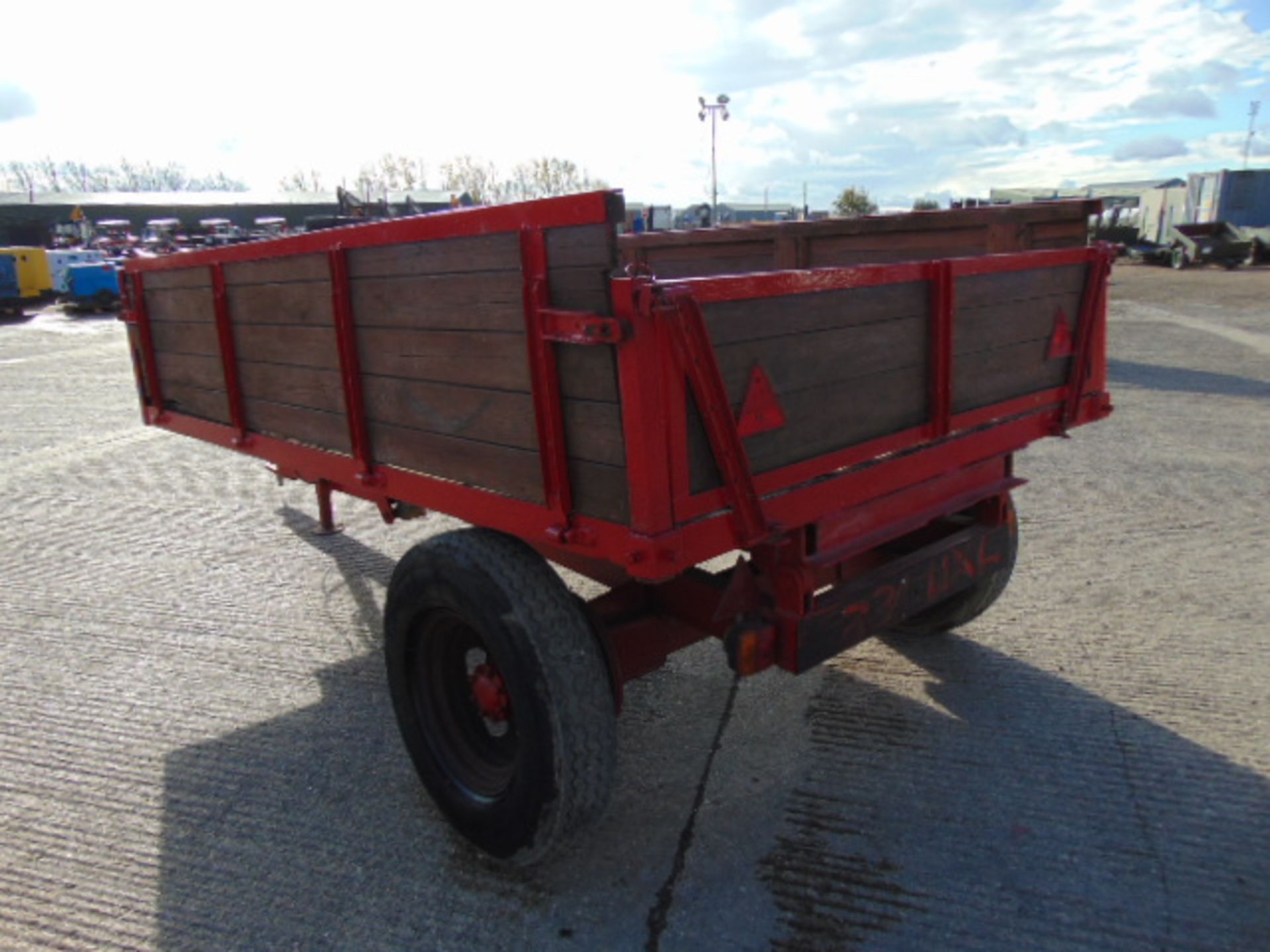 L Townend & Sons Single Axle Hydraulic Tipping Dropside Trailer - Image 8 of 16