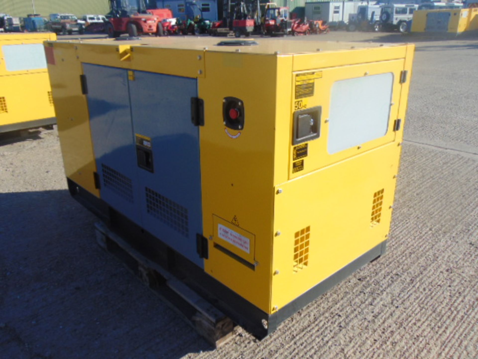 UNISSUED WITH TEST HOURS ONLY 25 KVA 3 Phase Silent Diesel Generator Set - Image 2 of 17