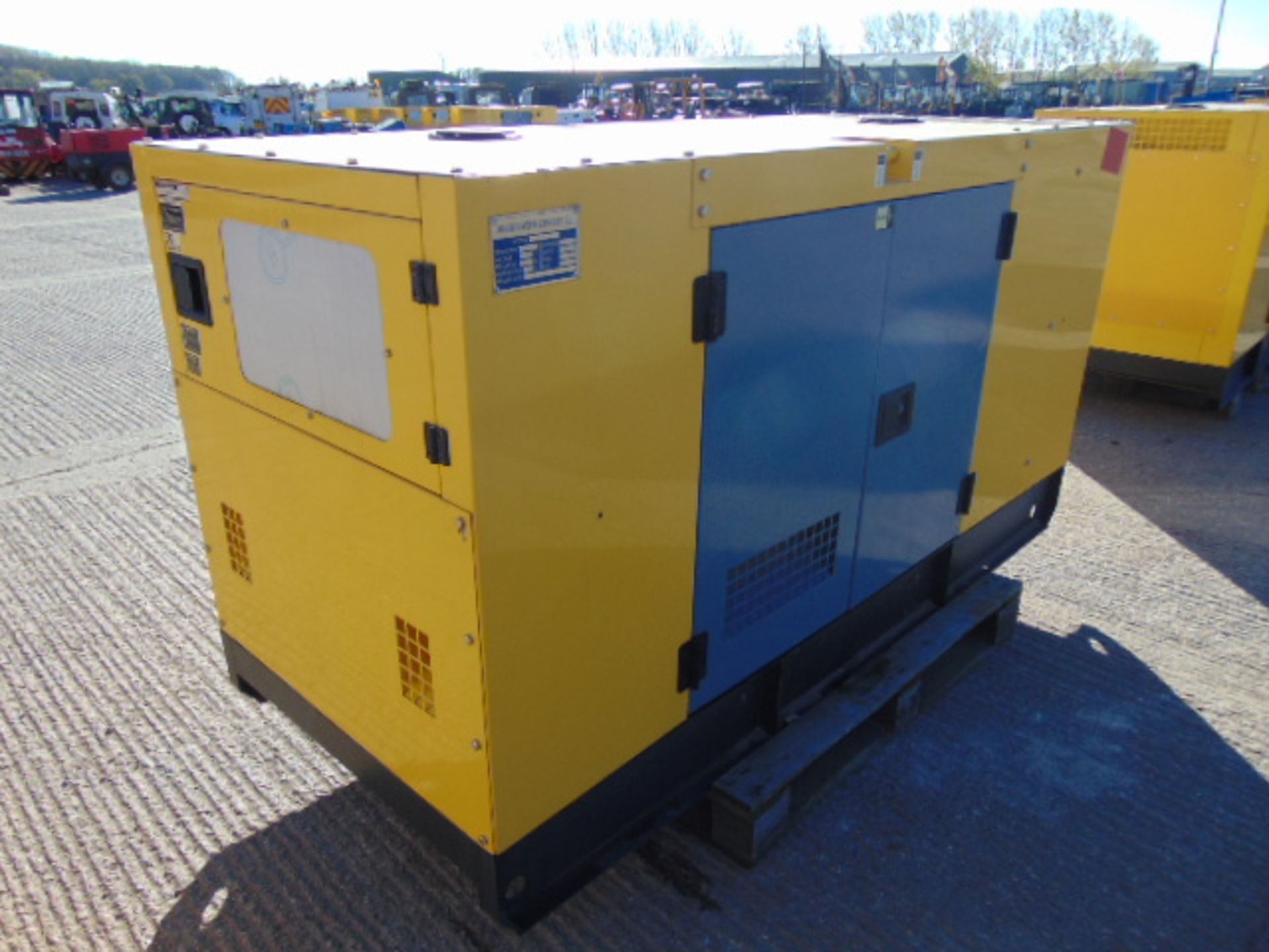 UNISSUED WITH TEST HOURS ONLY 70 KVA 3 Phase Silent Diesel Generator Set - Bild 3 aus 15