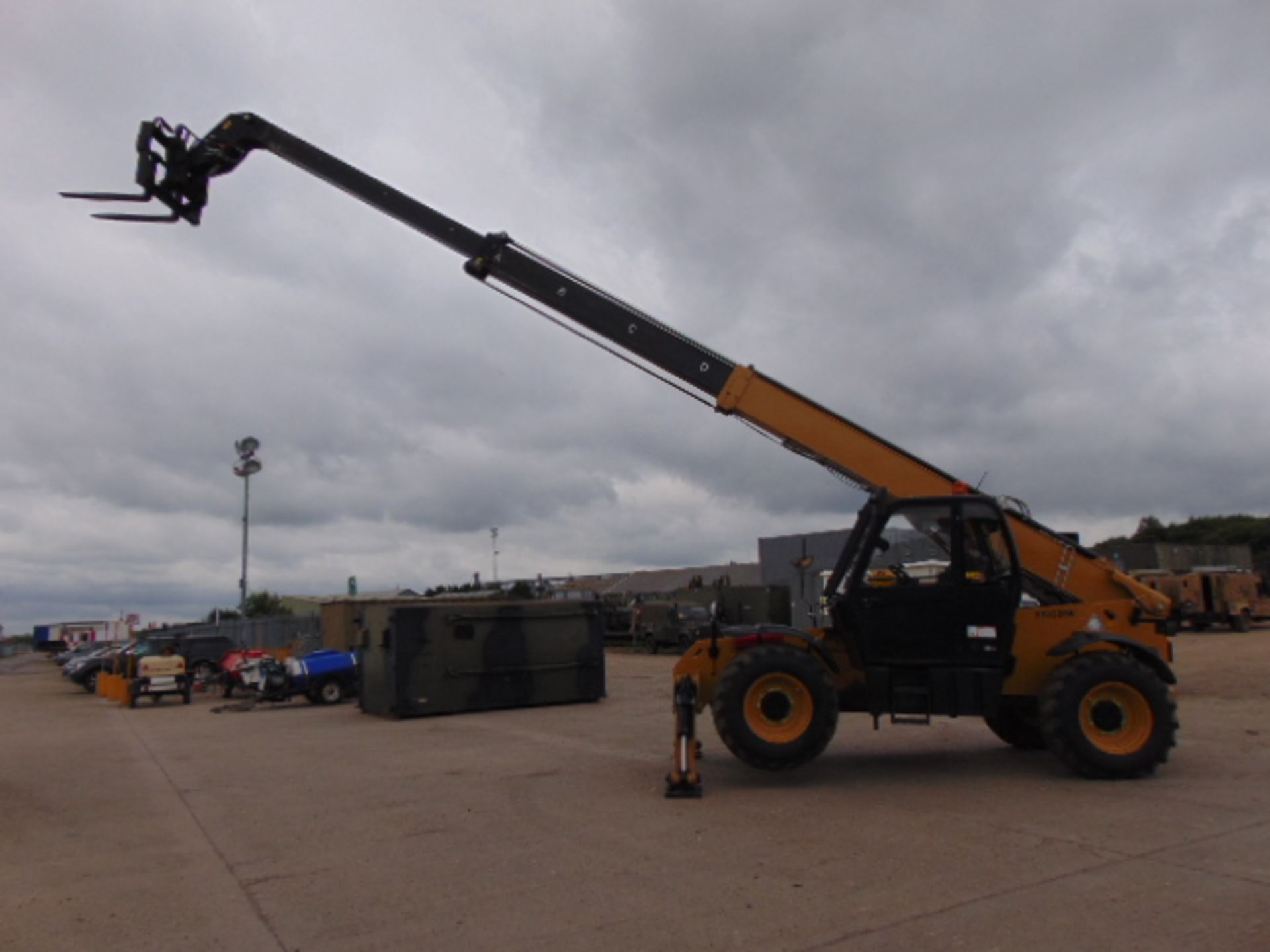 2014 Caterpillar TH414C GC 3.6 ton Telehandler - Image 5 of 23