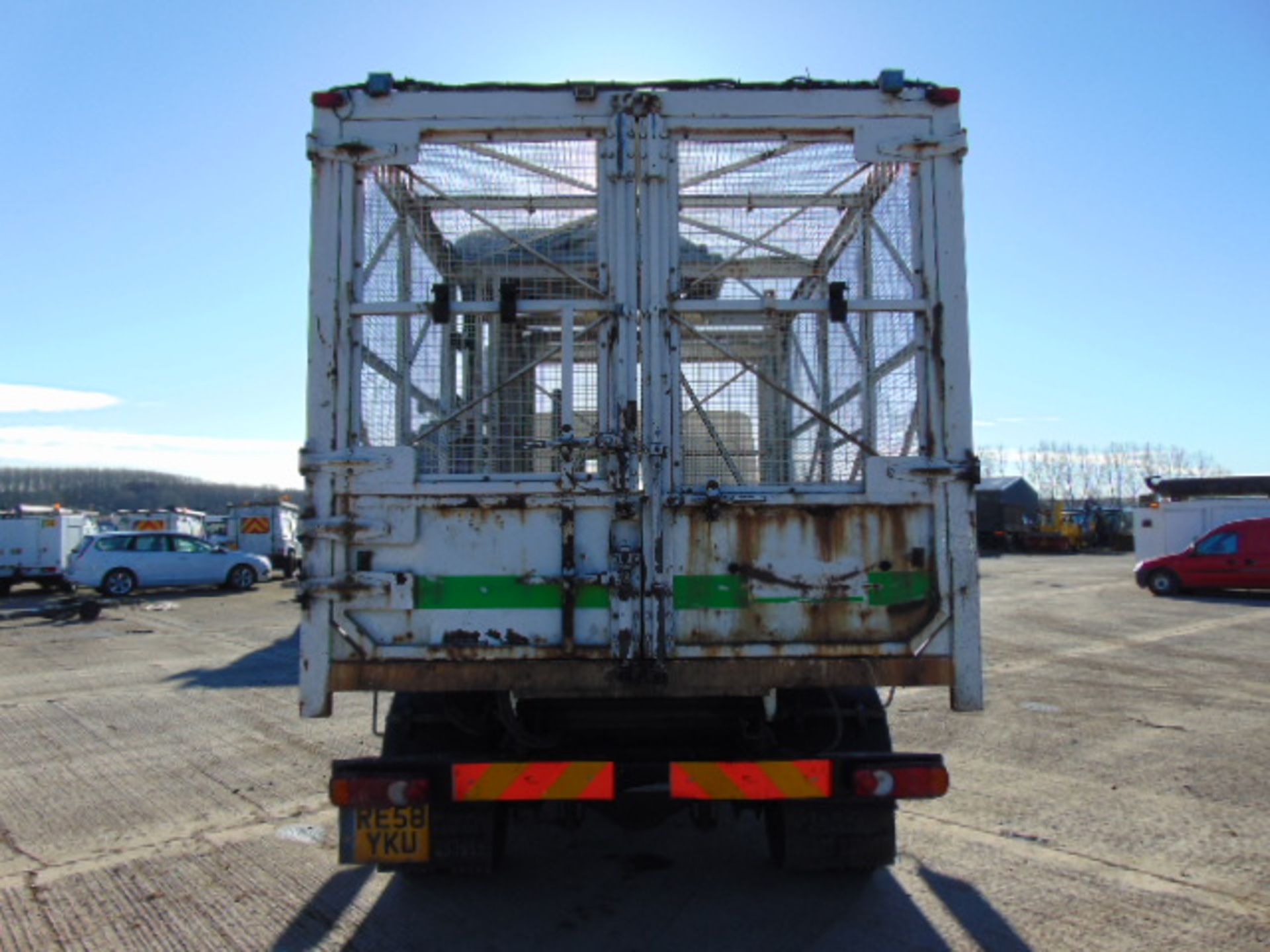 2008 DAF LF 45.140 C/W Refuse Cage, Rear Tipping Body and Side Bin Lift - Image 10 of 26
