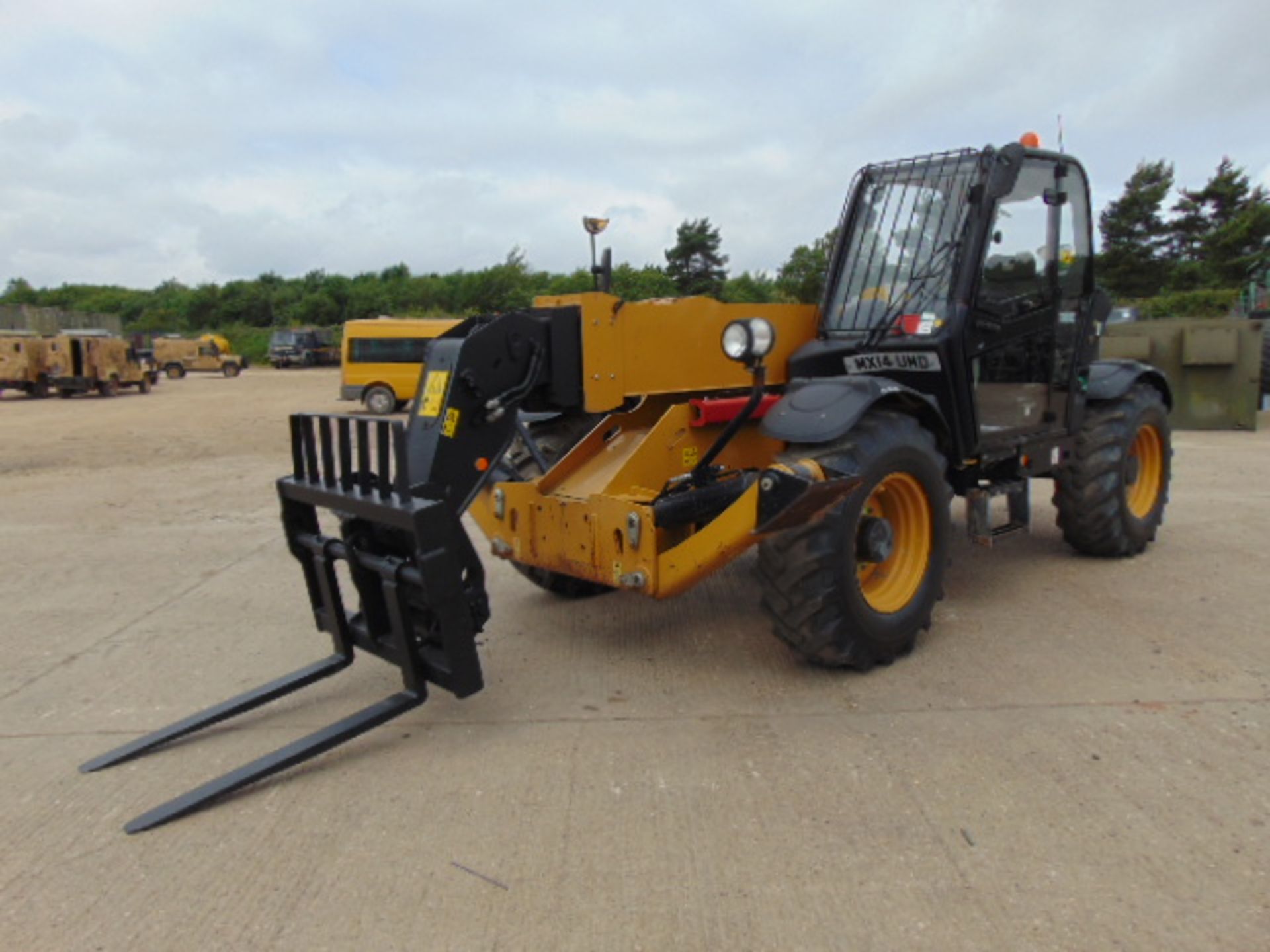 2014 Caterpillar TH414C 3.6 ton Telehandler - Image 8 of 24