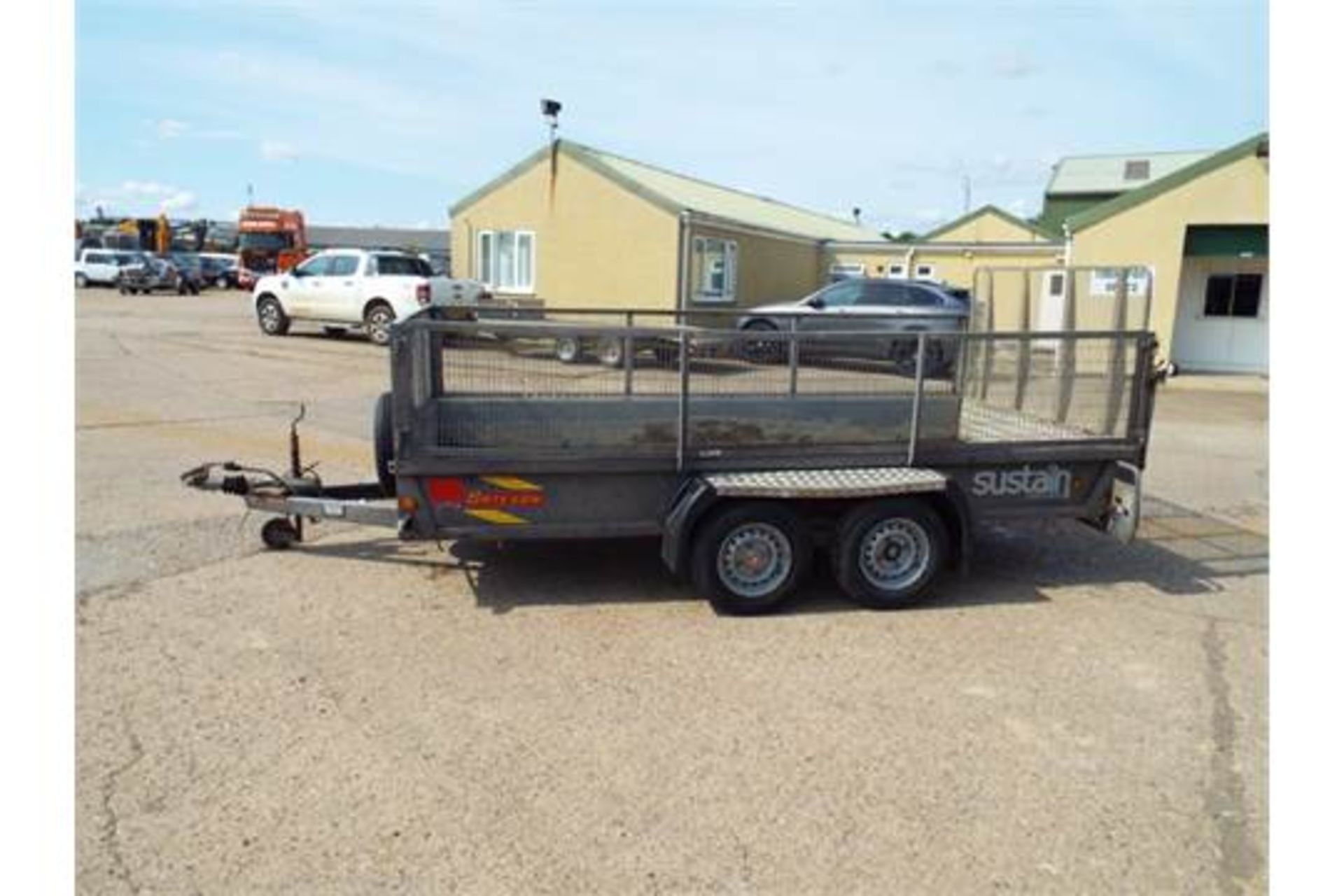 Bateson 1300Kg Twin Axle Trailer with Rear Ramp and Cage Sides - Image 4 of 21