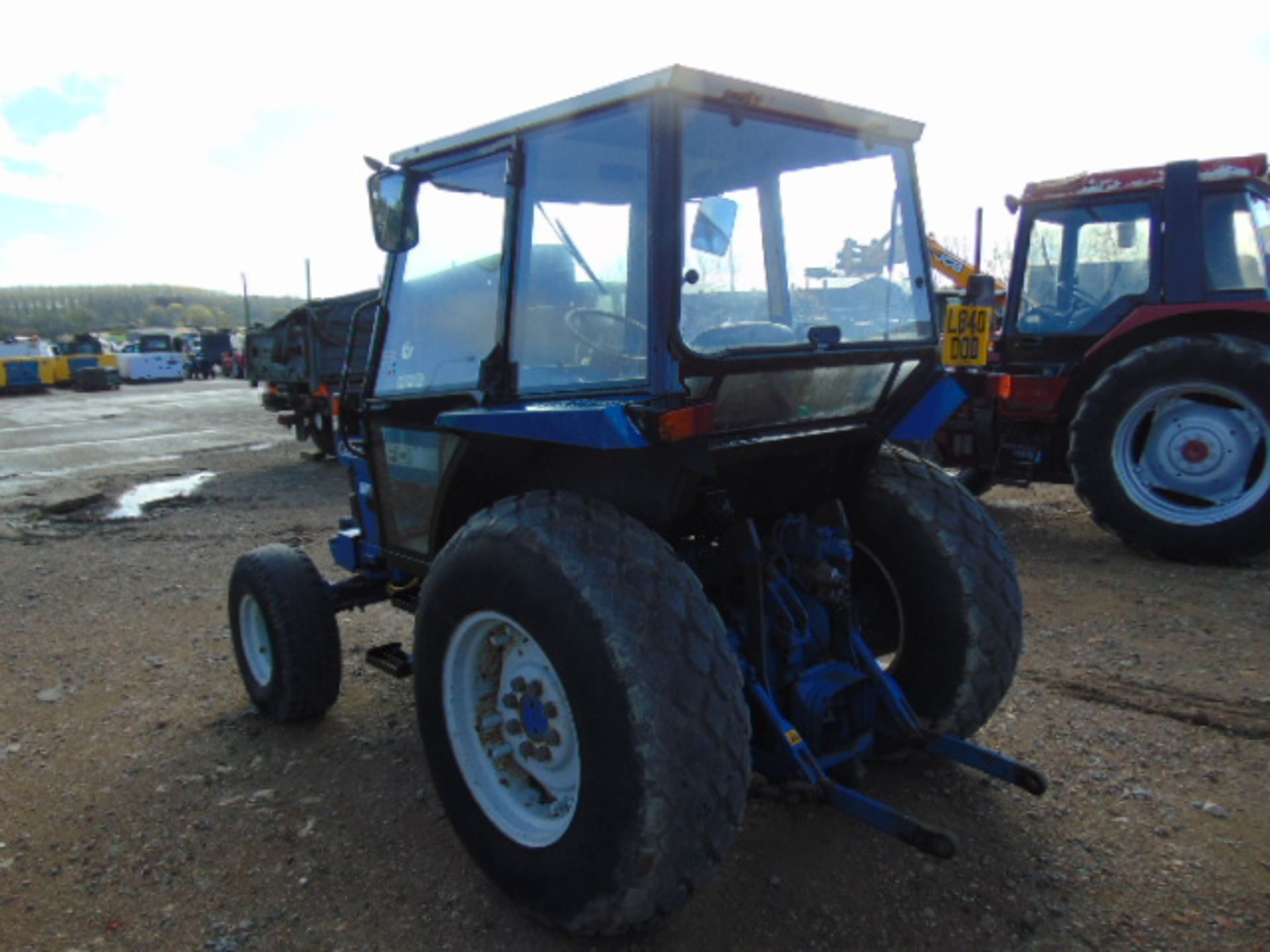 Ford 3930 2WD Tractor - Image 8 of 17