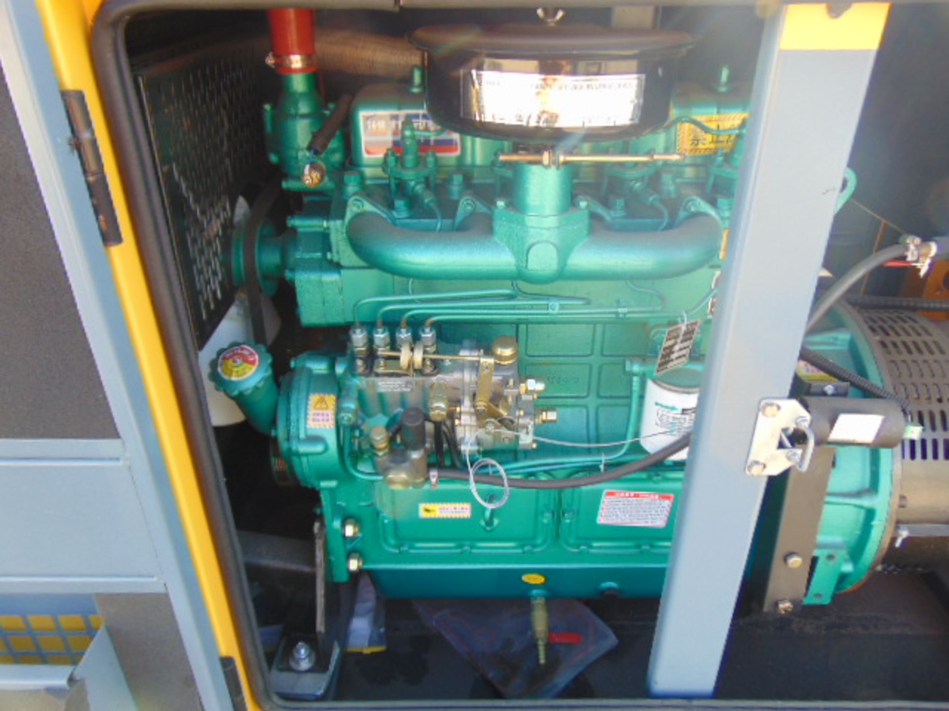 UNISSUED WITH TEST HOURS ONLY 30 KVA 3 Phase Silent Diesel Generator Set - Bild 11 aus 16