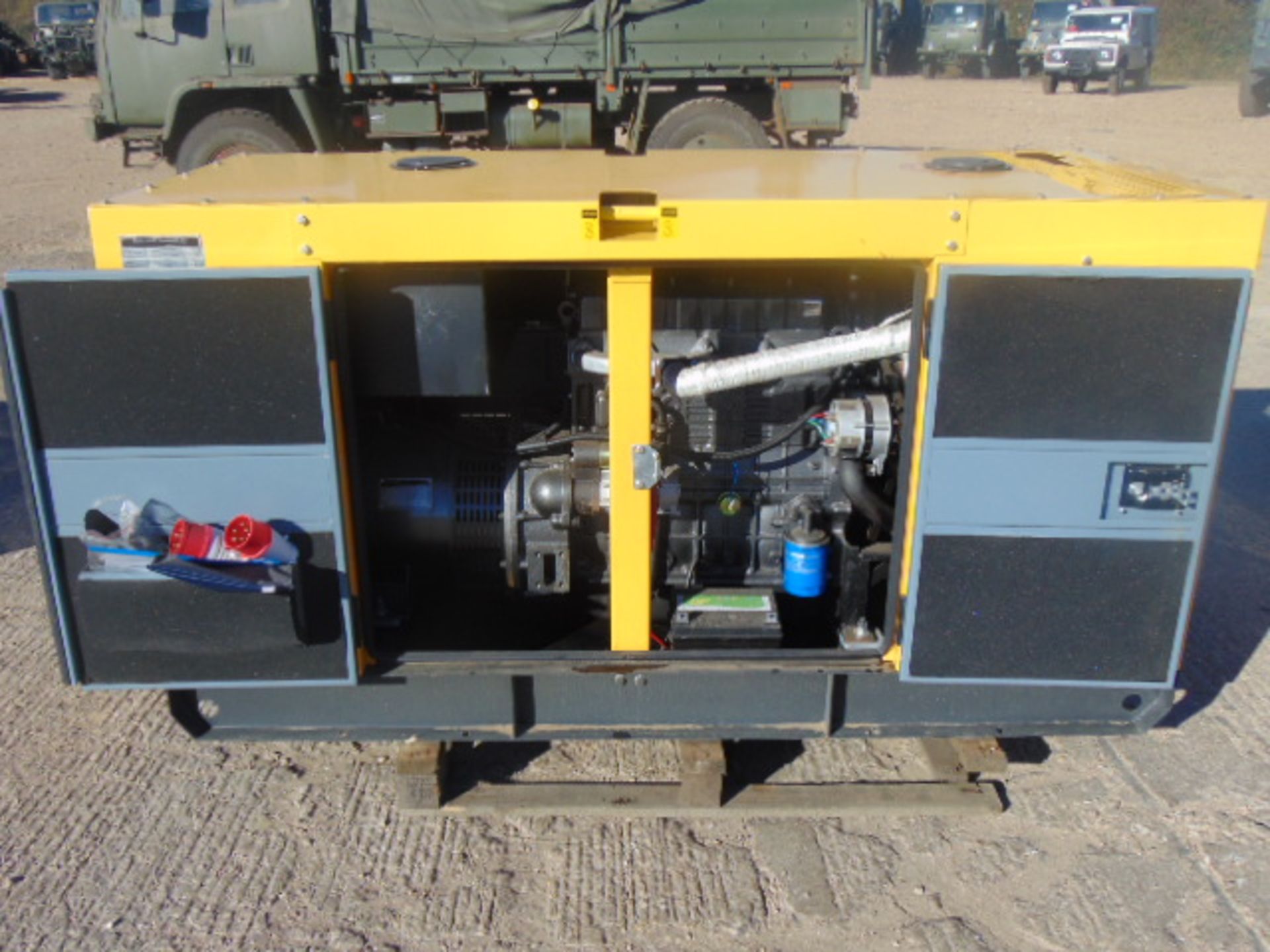 UNISSUED WITH TEST HOURS ONLY 25 KVA 3 Phase Silent Diesel Generator Set - Image 6 of 15