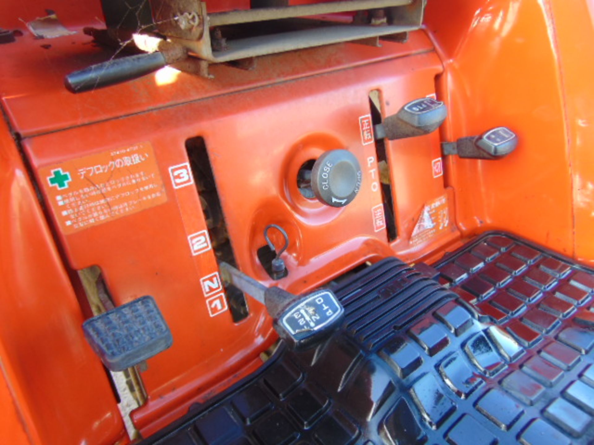 Kubota GT5 4WD Compact Tractor - Image 14 of 17