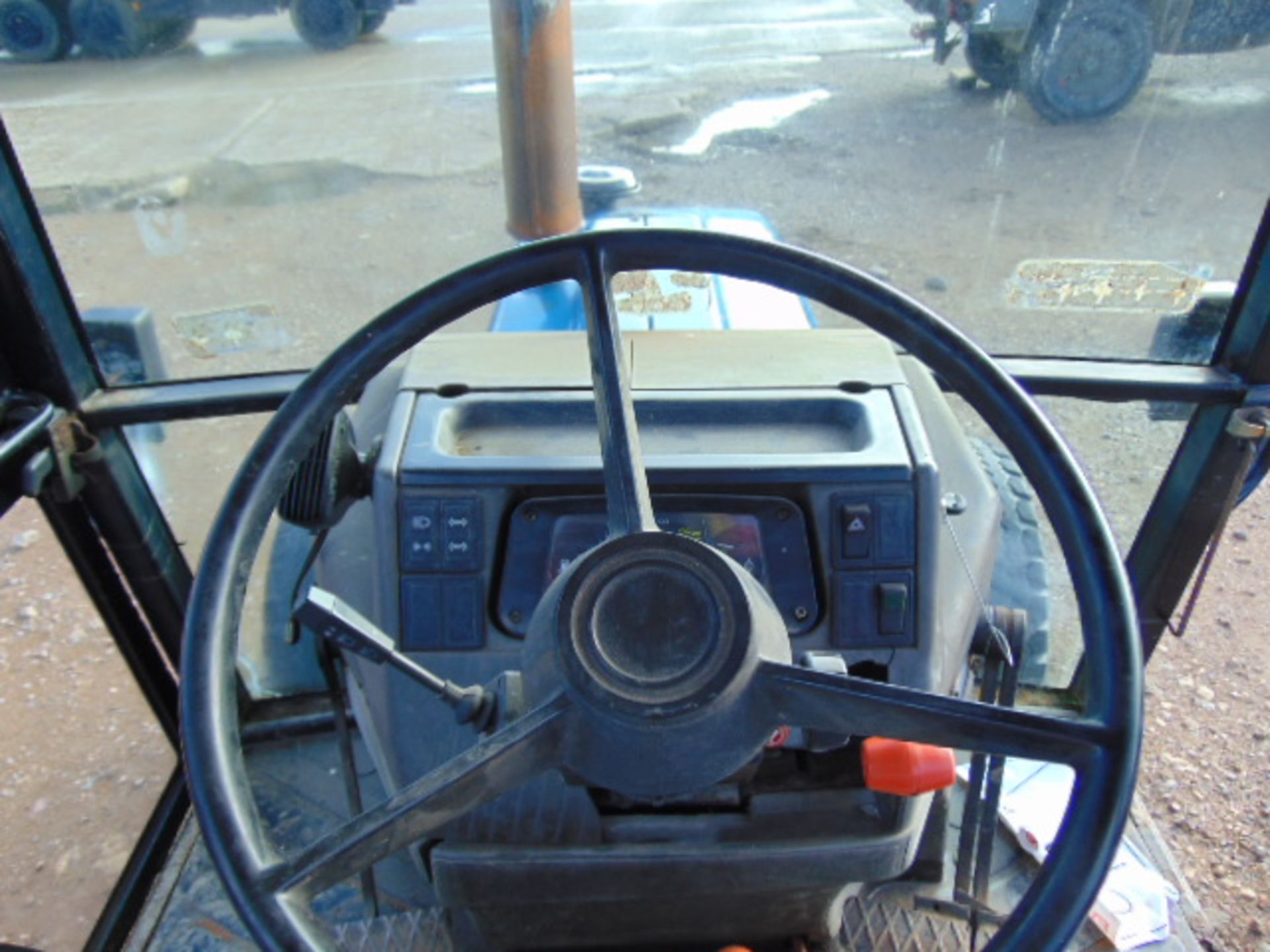 Ford 3930 2WD Tractor - Bild 16 aus 17