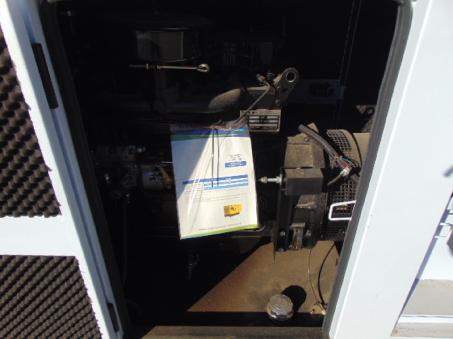 UNISSUED WITH TEST HOURS ONLY 100 KVA 3 Phase Diesel Generator Set - Image 8 of 16