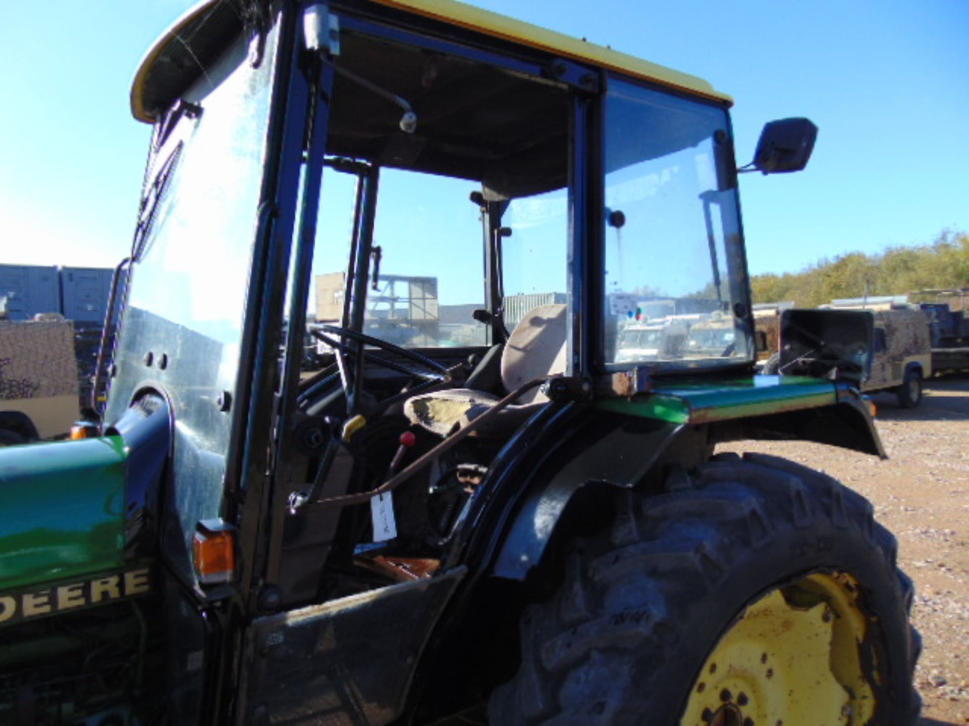 John Deere 1950 2WD Tractor - Bild 9 aus 17