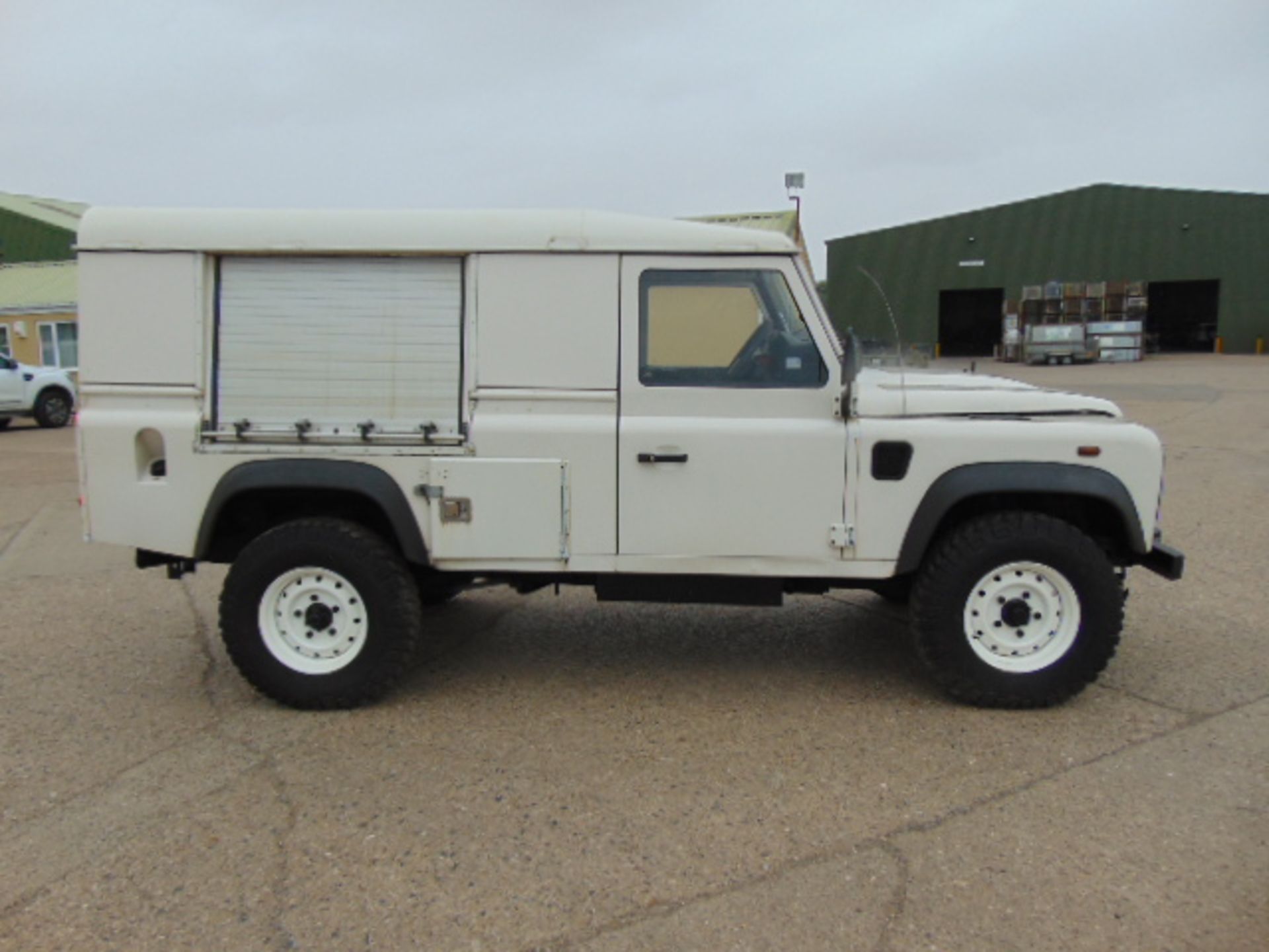Land Rover Defender 110 Puma Hardtop 4x4 Special Utility (Mobile Workshop) complete with Winch - Image 5 of 23