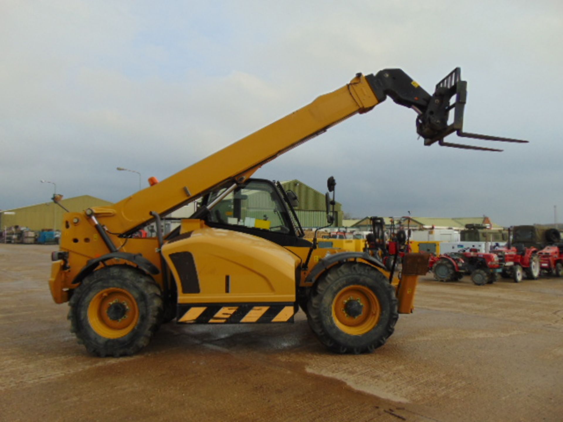 2014 Caterpillar TH414C 3.6 ton Telehandler - Image 4 of 26