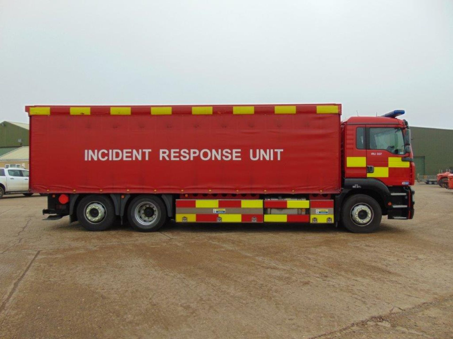 2004 MAN TG-A 6x2 Rear Steer Incident Support Unit ONLY 19,854 km - Image 5 of 32